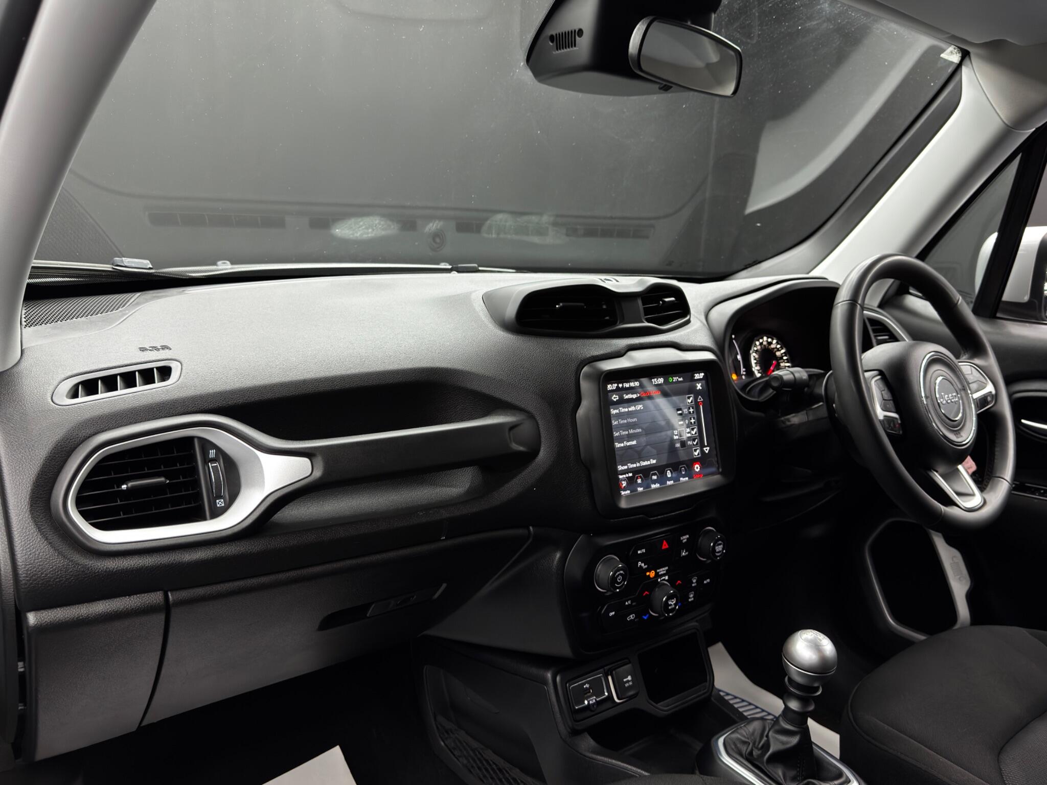 Jeep Renegade view 11