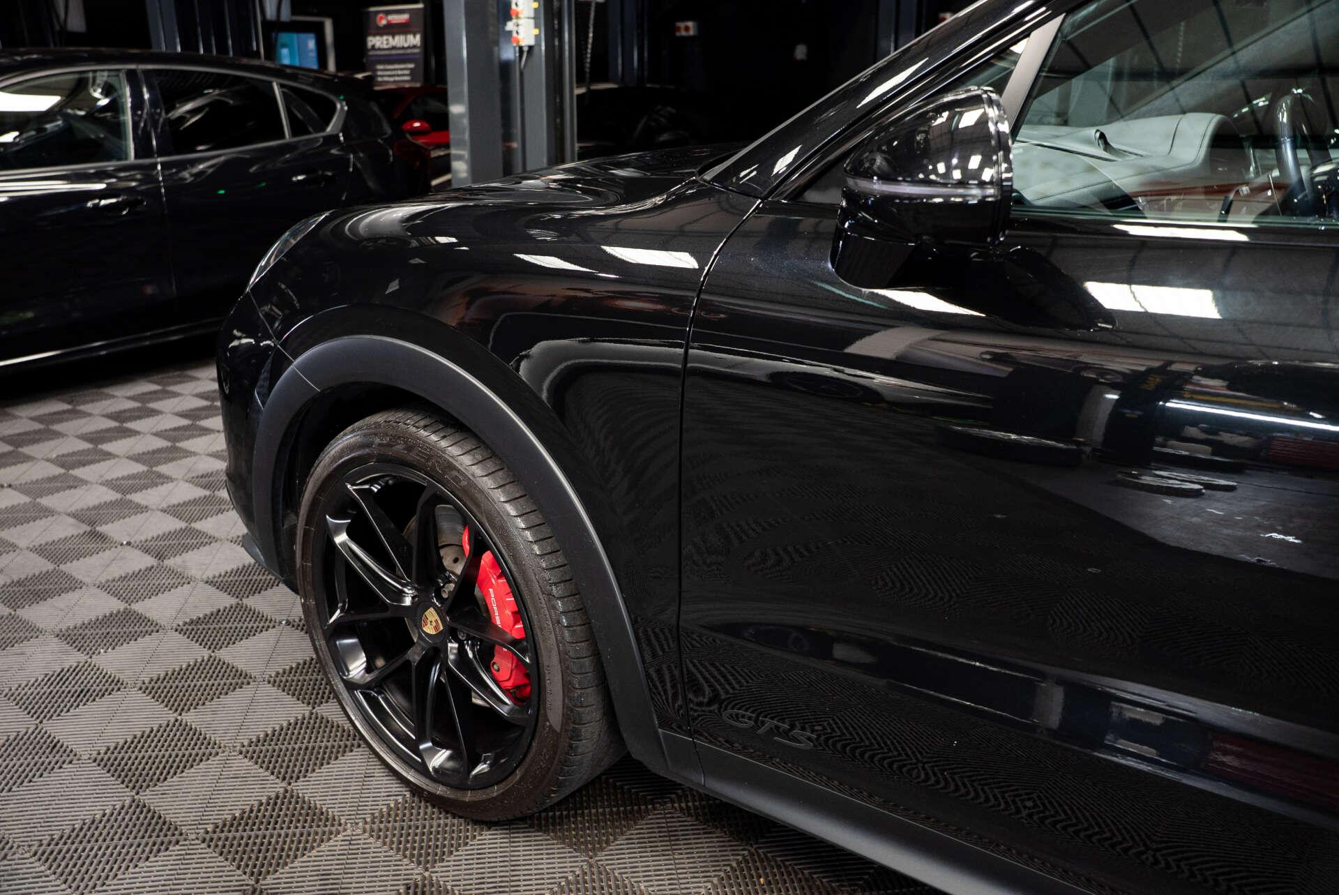 Porsche Cayenne view 24
