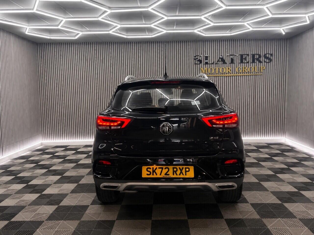 MG ZS view 30