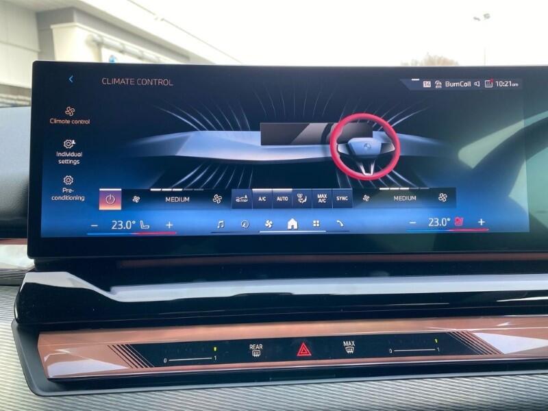 BMW 5 Series view 30