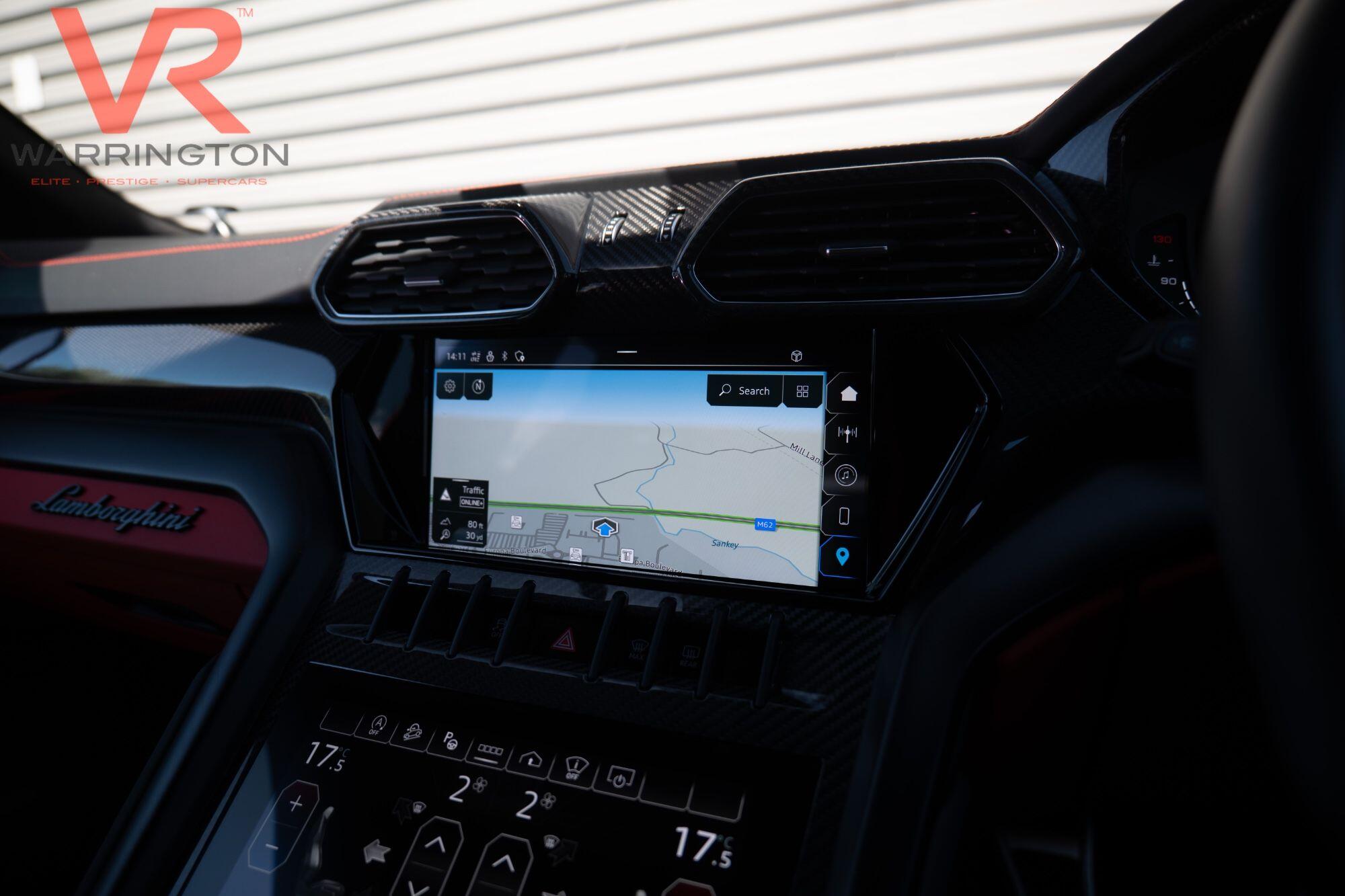 Lamborghini Urus view 39