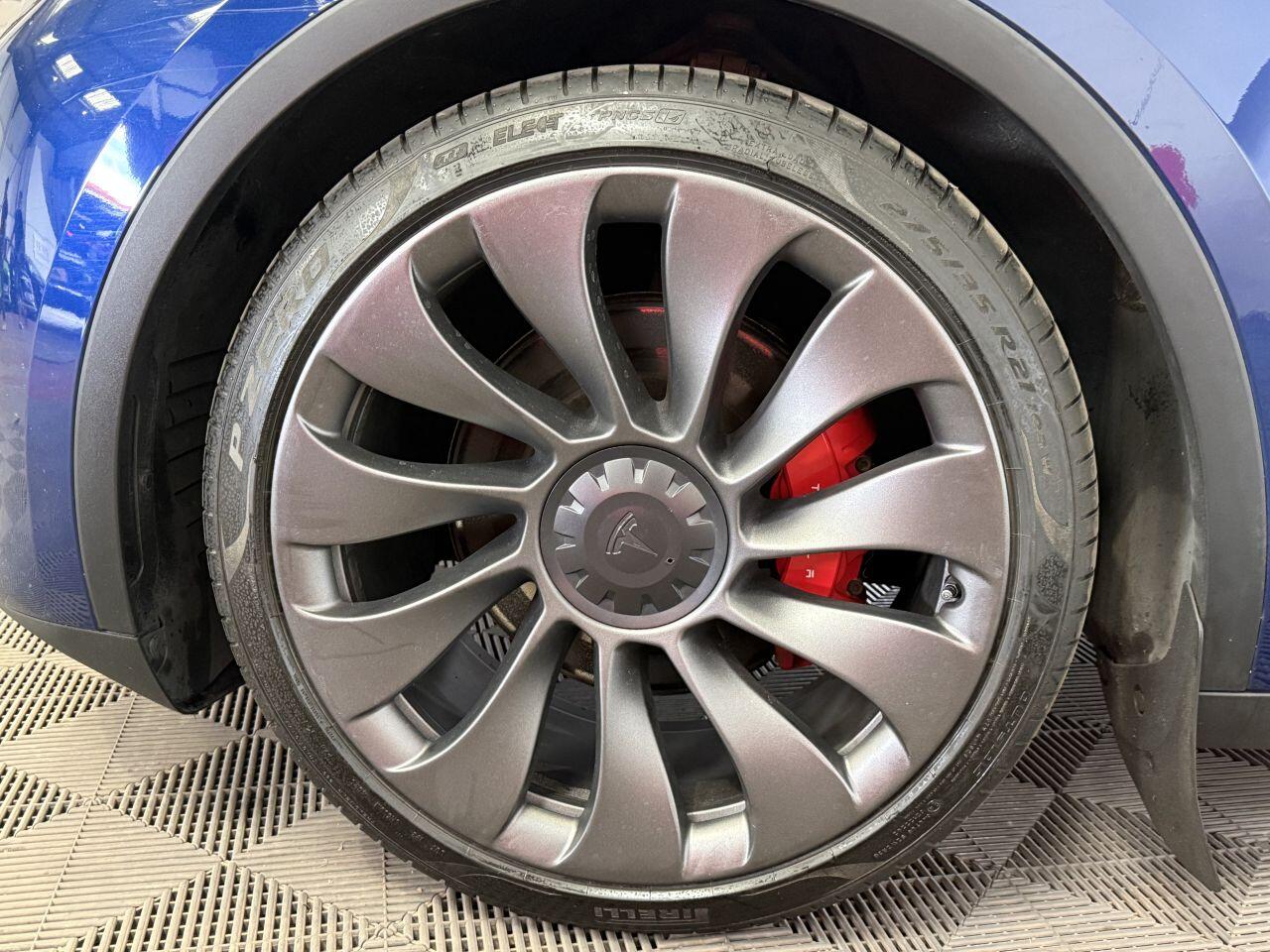 Tesla Model Y view 25