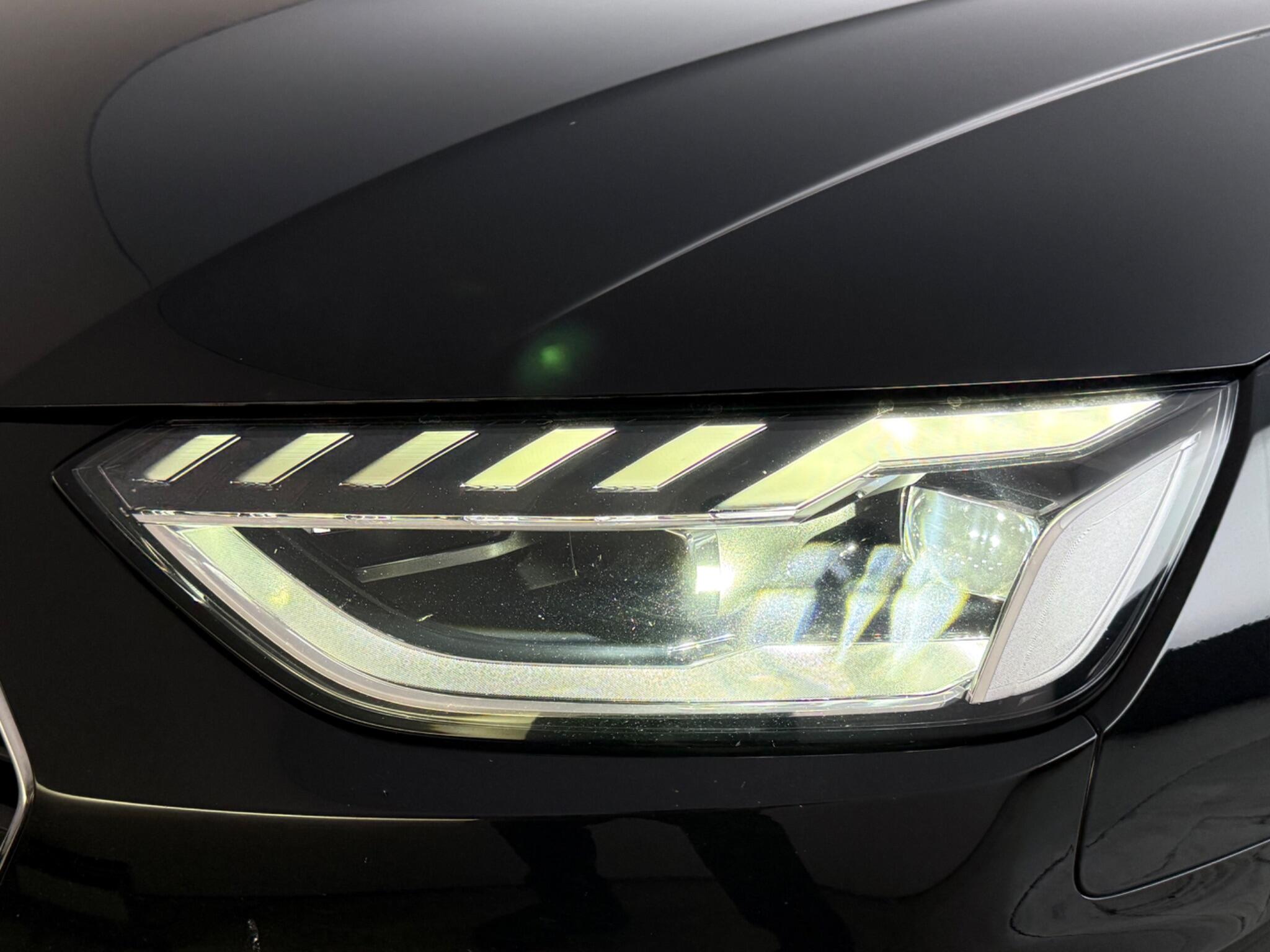Audi A4 view 12
