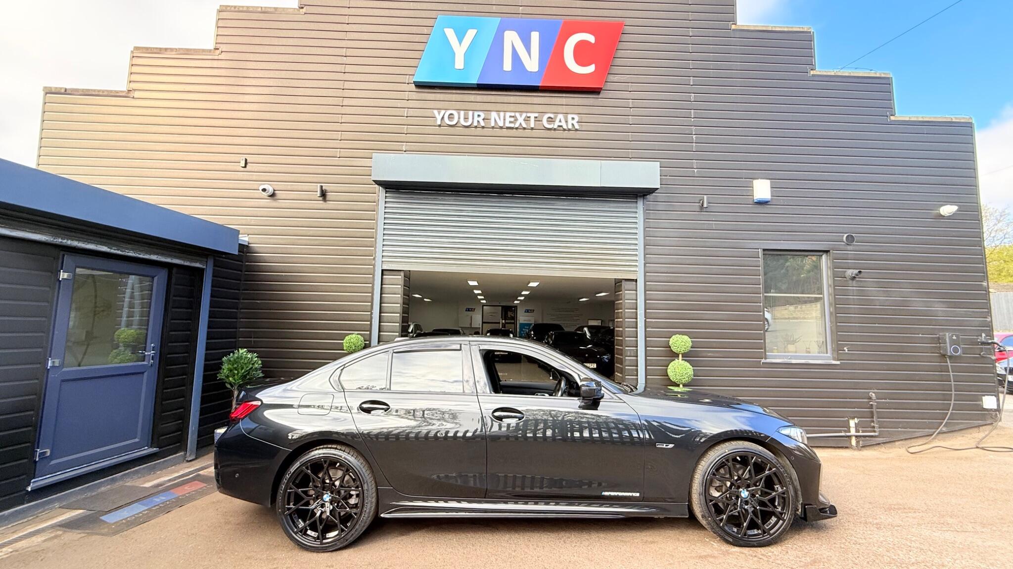 BMW 3 Series view 4