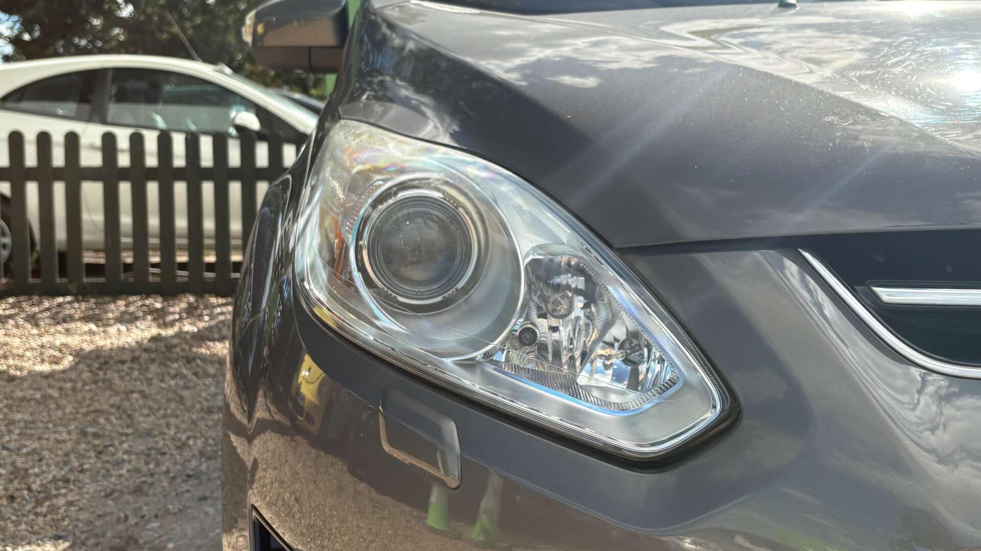 Ford C-Max view 40
