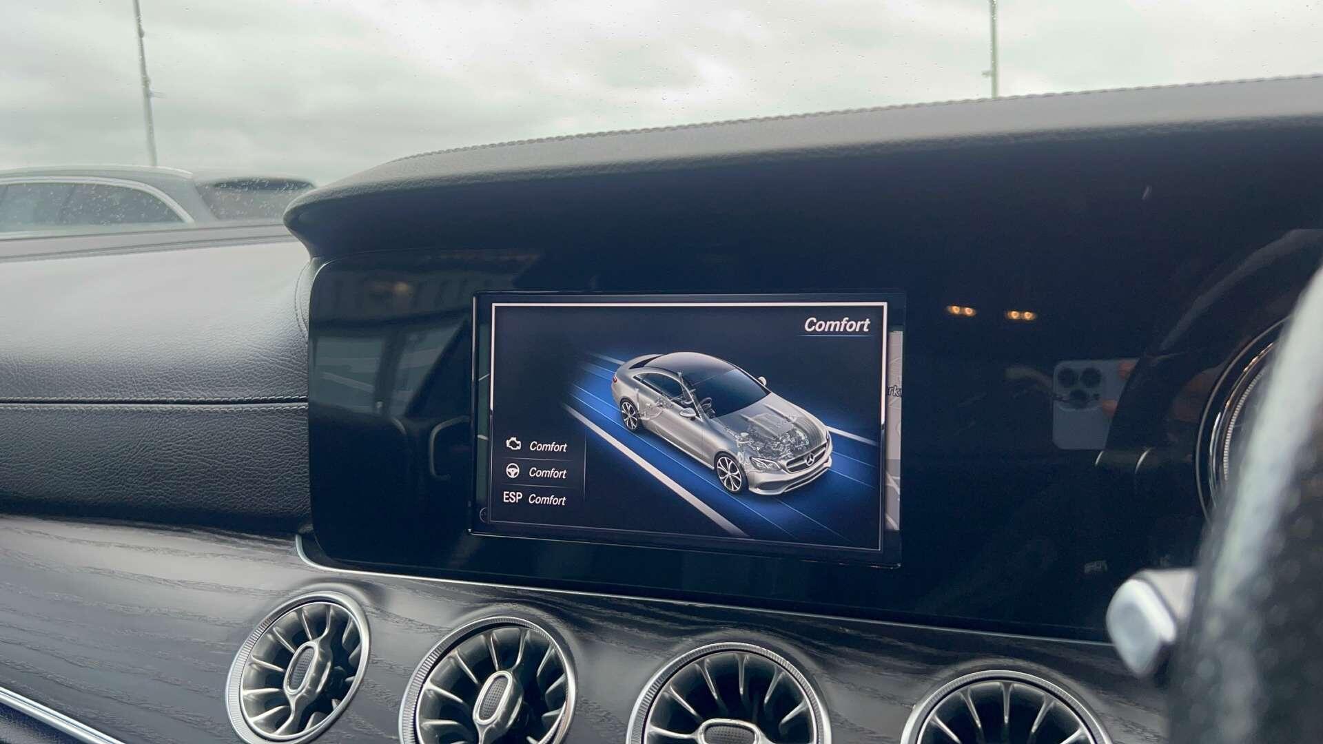 Mercedes-Benz E-Class view 31