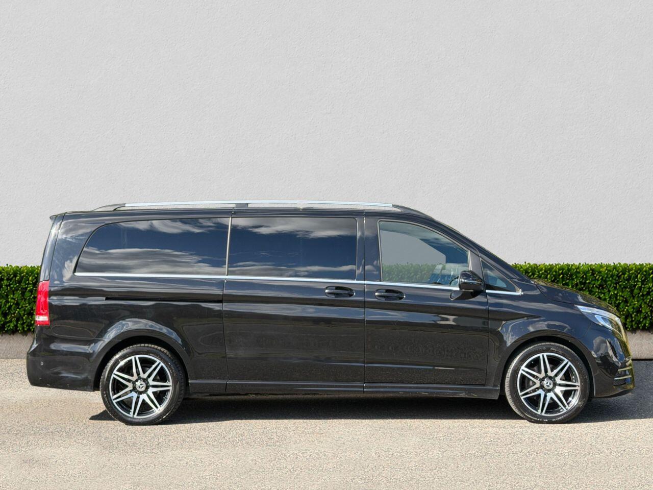 Mercedes-Benz V-Class view 8
