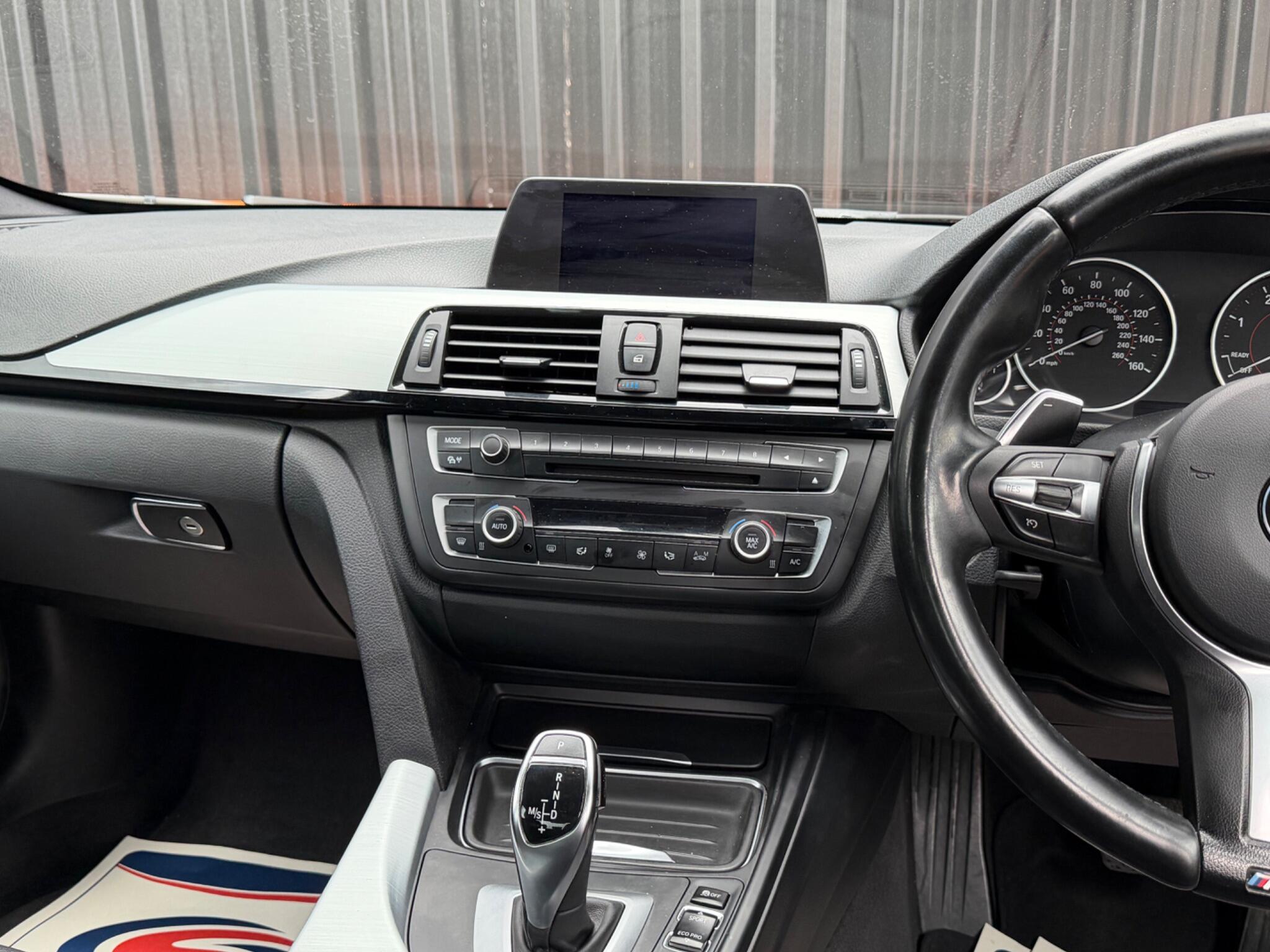 BMW 3 Series view 30