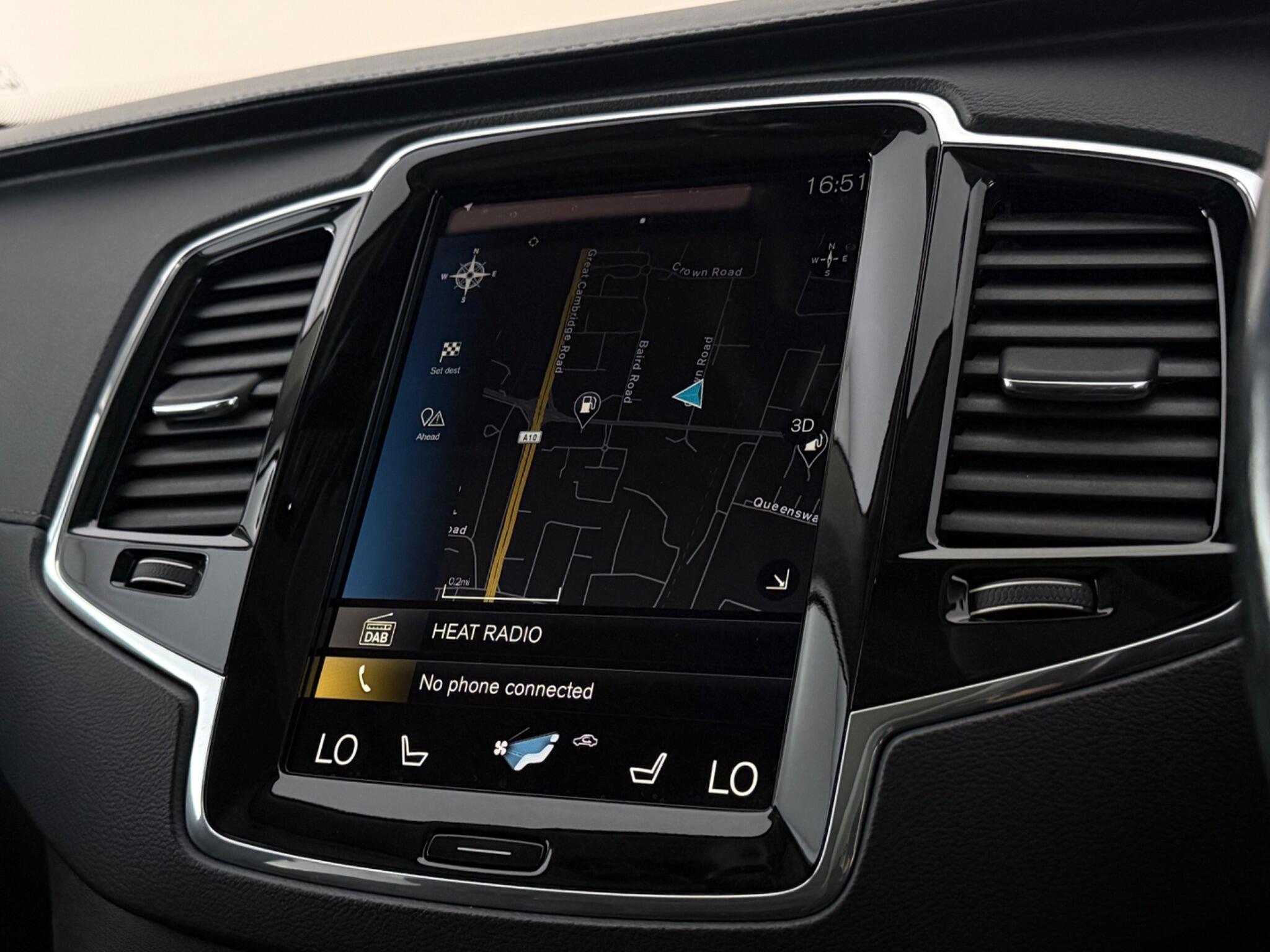 Volvo XC90 view 24