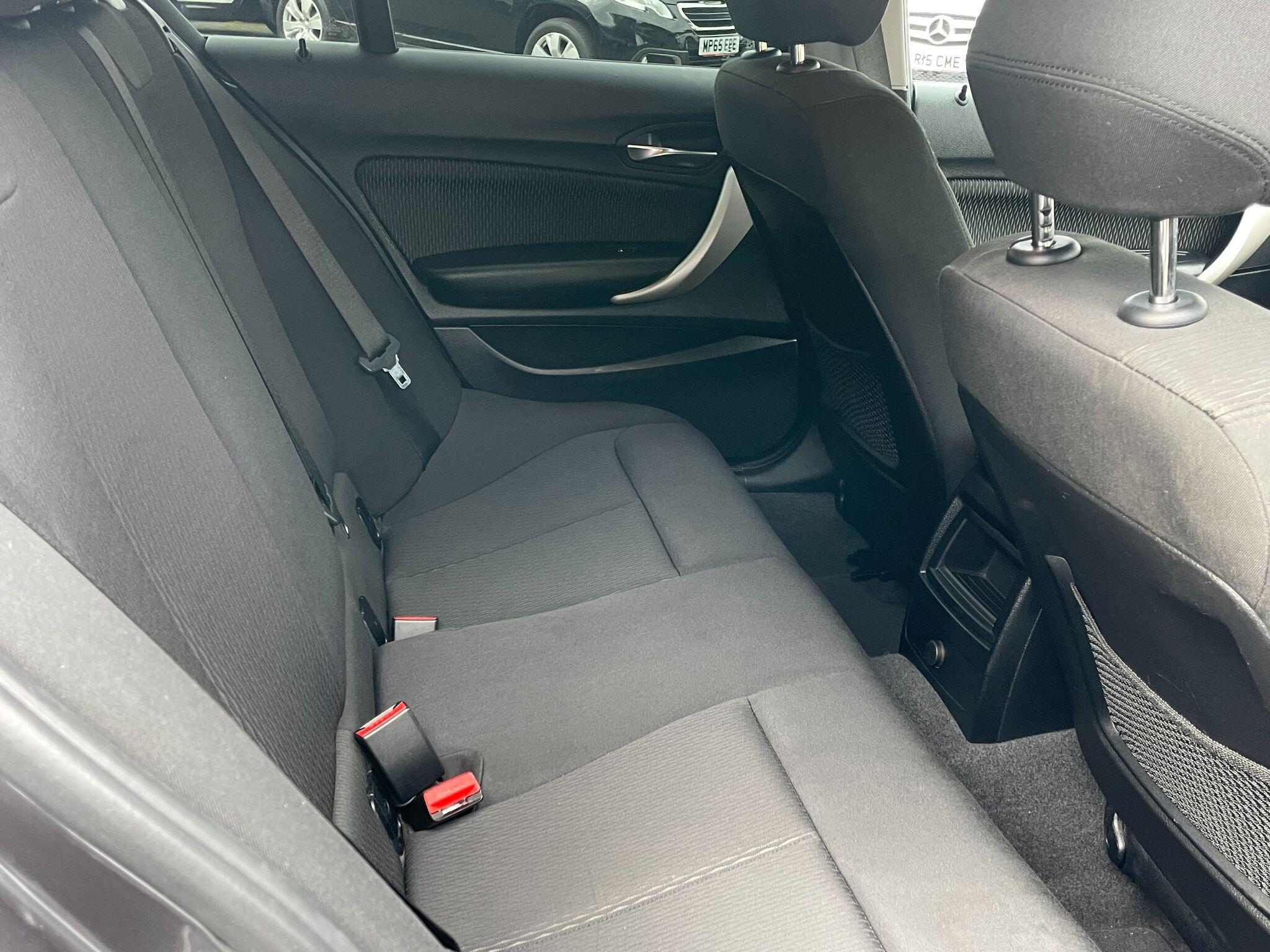 BMW 1 Series view 18