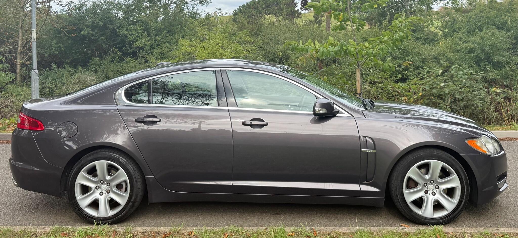 2008 Jaguar XF image 6