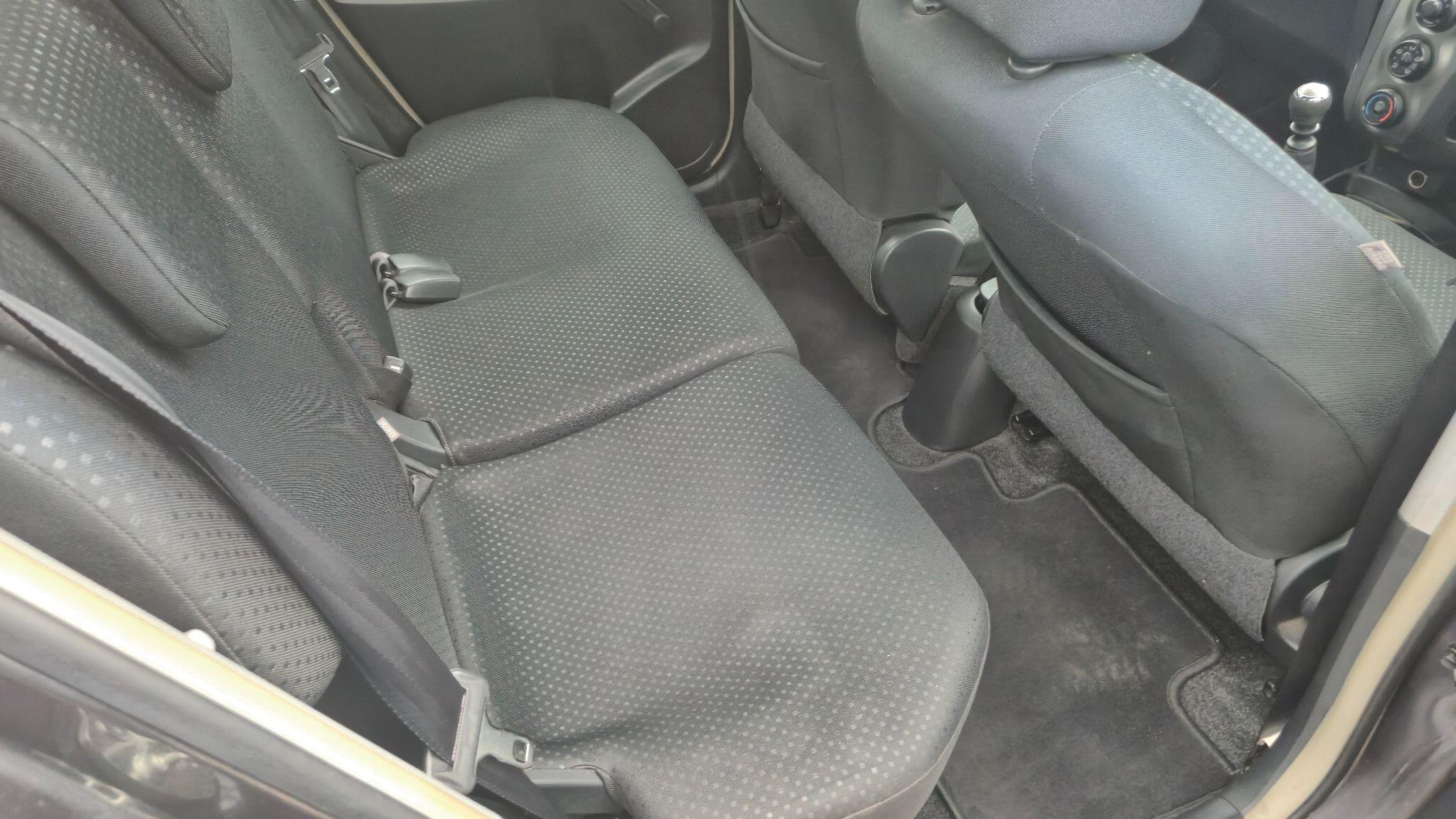 Toyota Yaris view 13