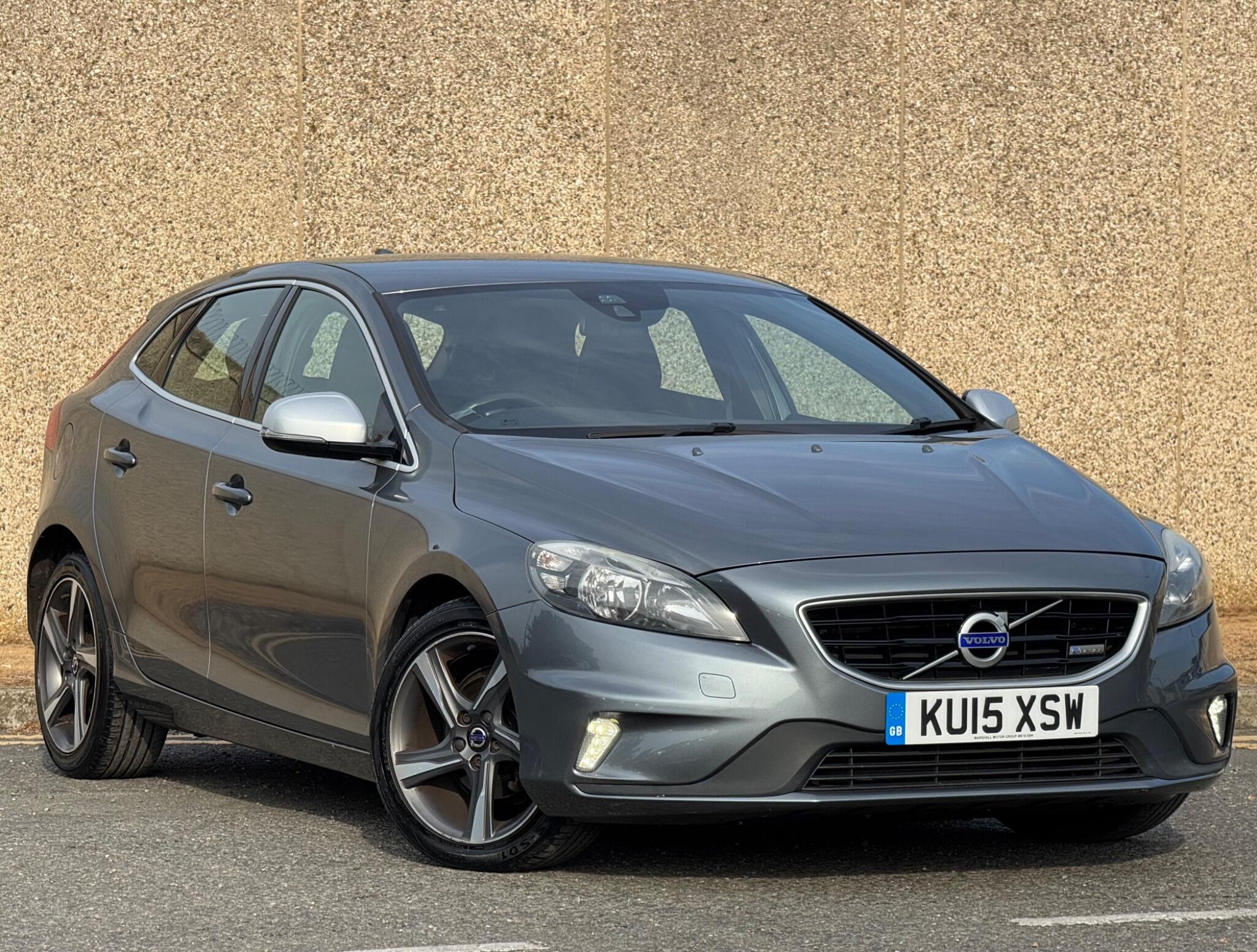 Volvo V40 main image