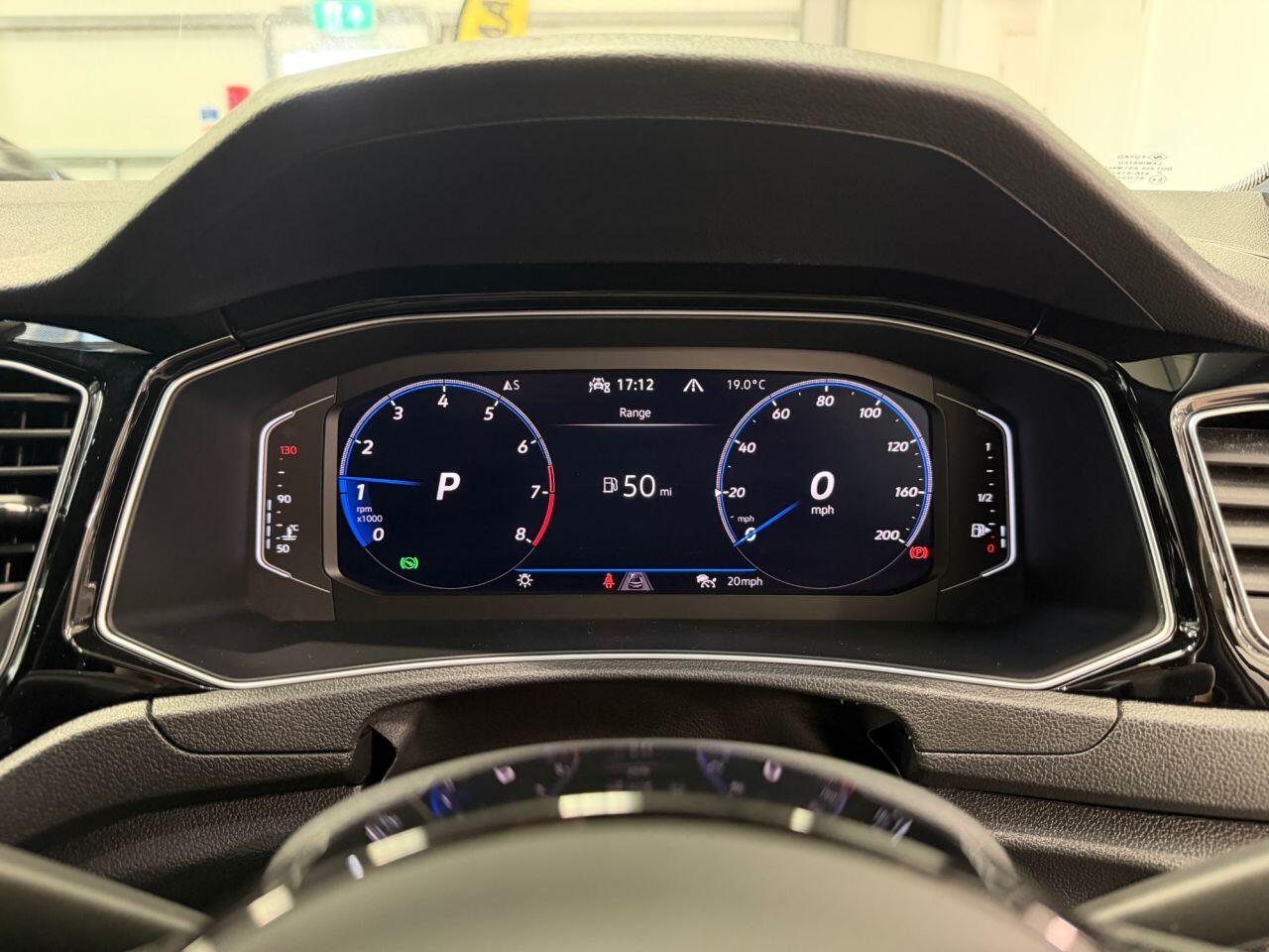 Volkswagen T-Roc view 24