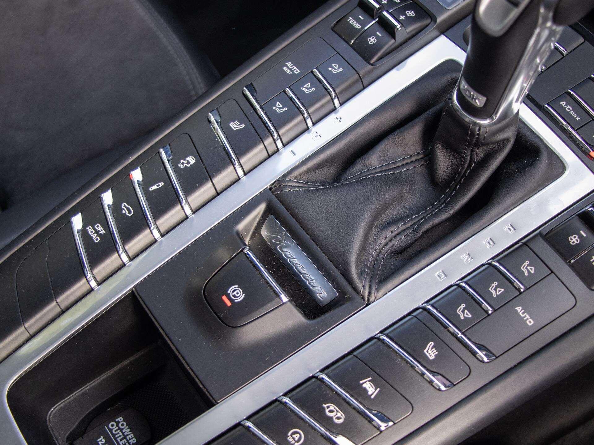 Porsche Macan view 17