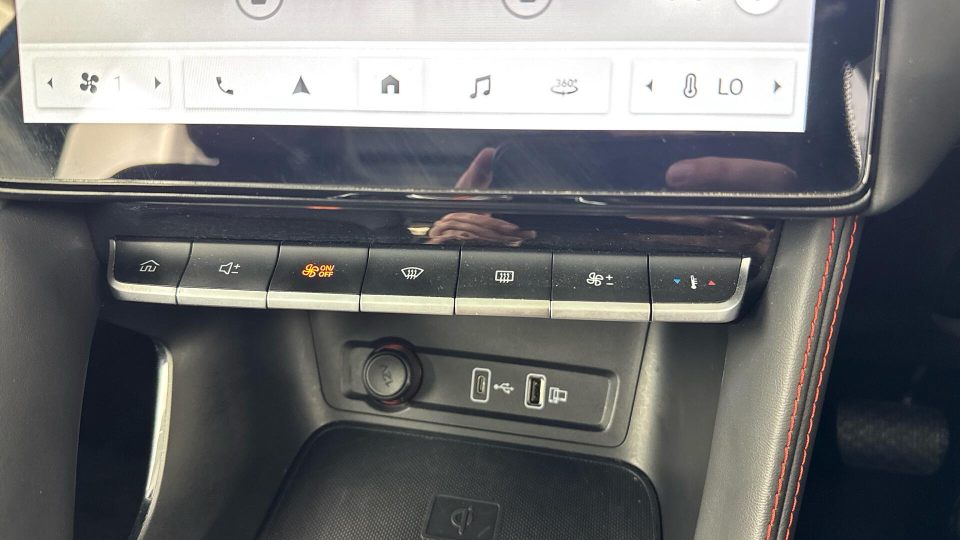 MG ZS view 34