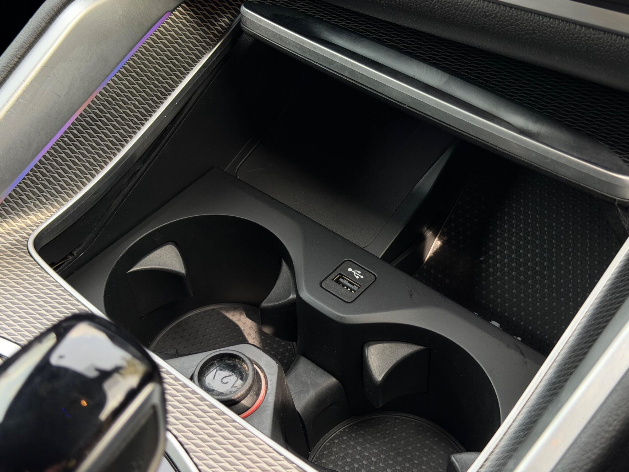 BMW X6 view 18