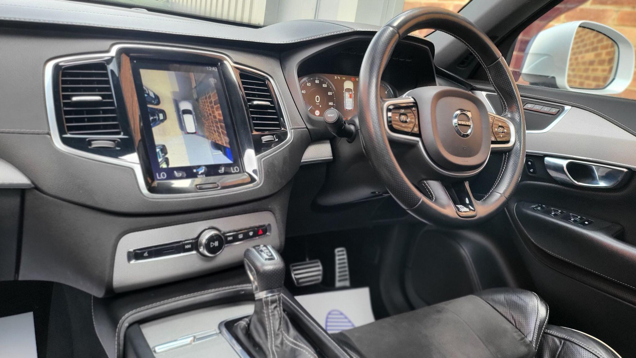 Volvo XC90 view 12
