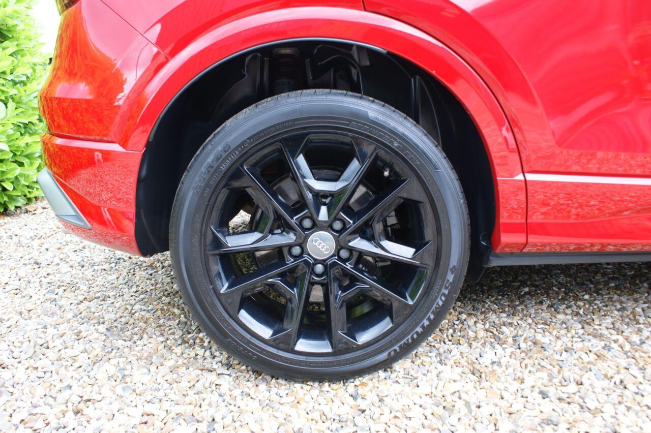 Audi SQ2 view 14