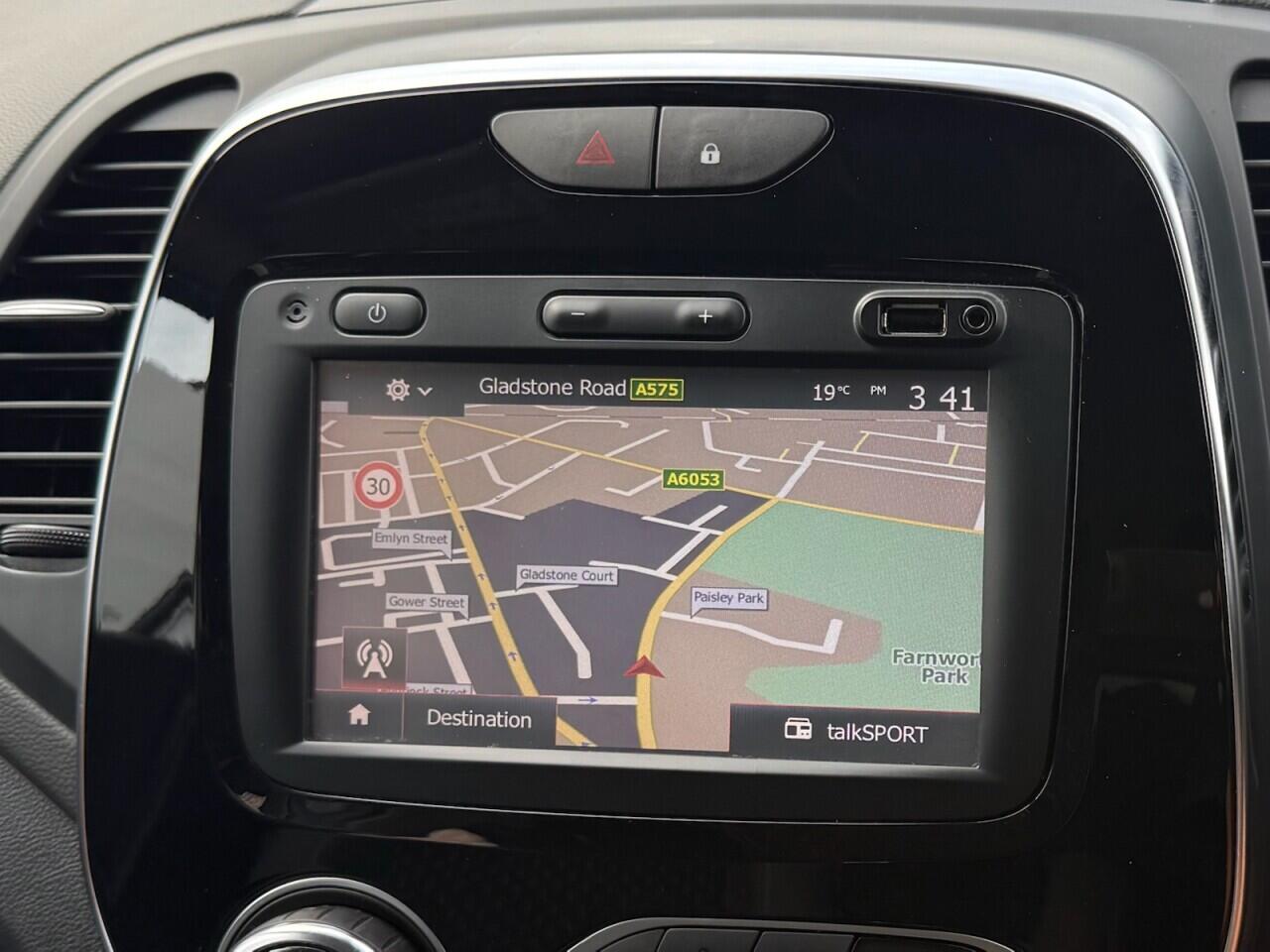 Renault Captur view 3