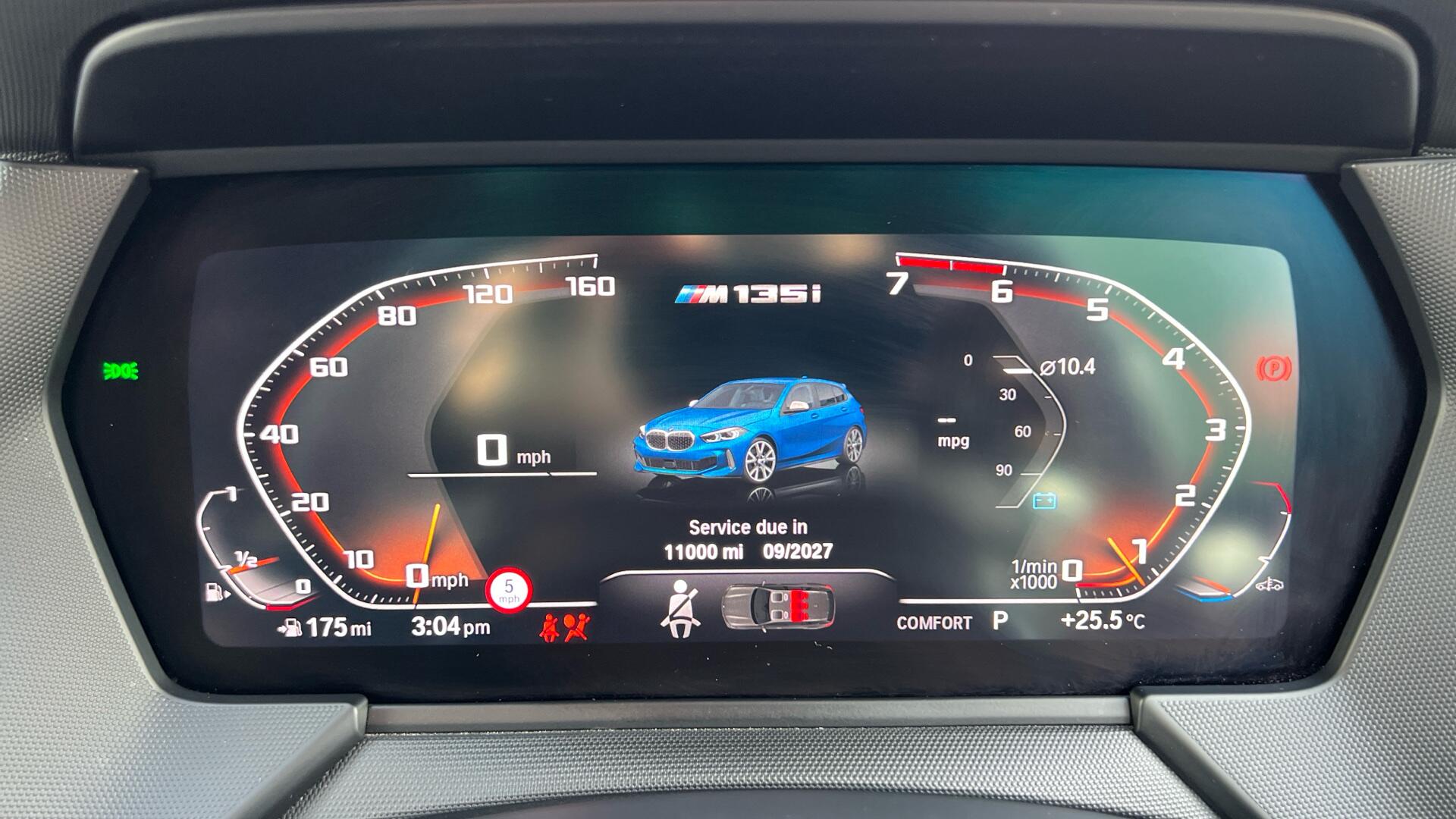 BMW 1 Series view 10