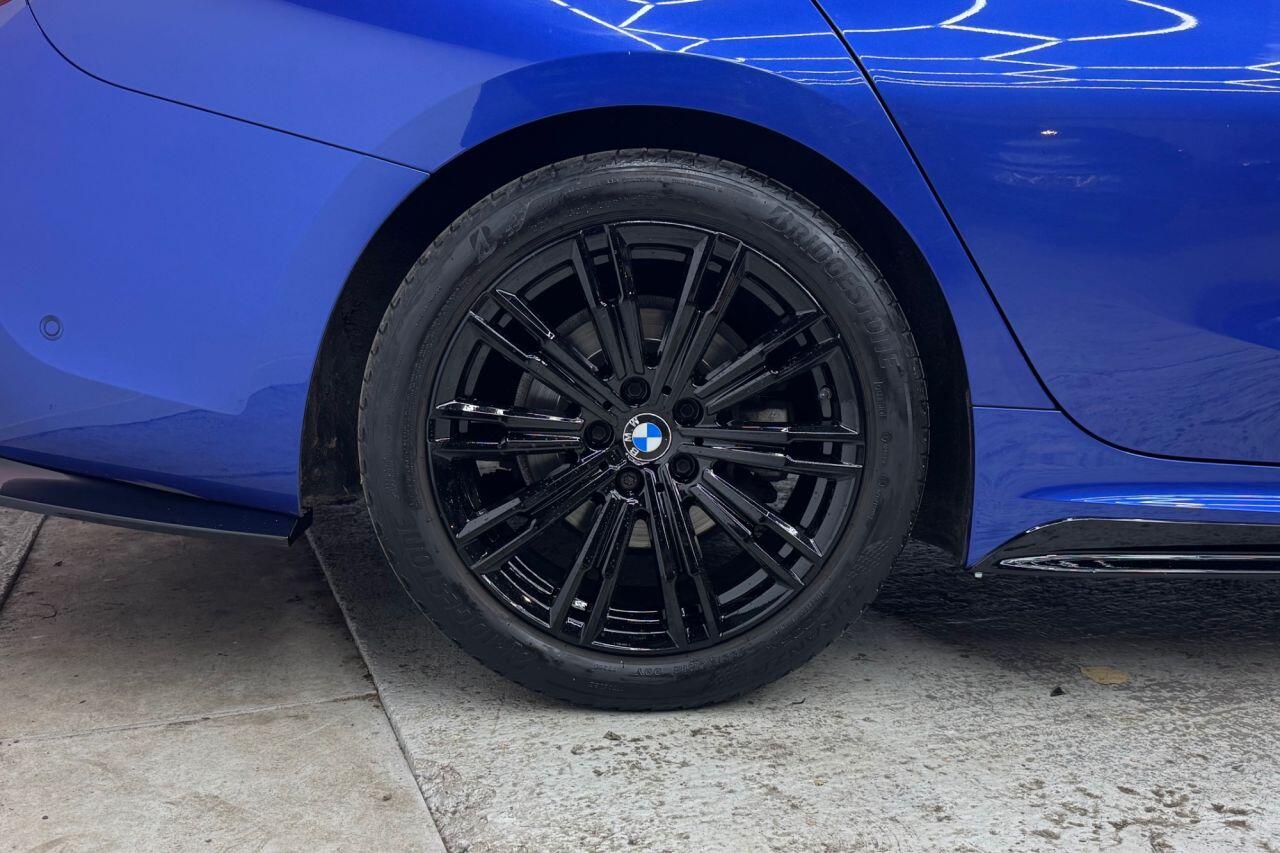 BMW 3 Series view 13