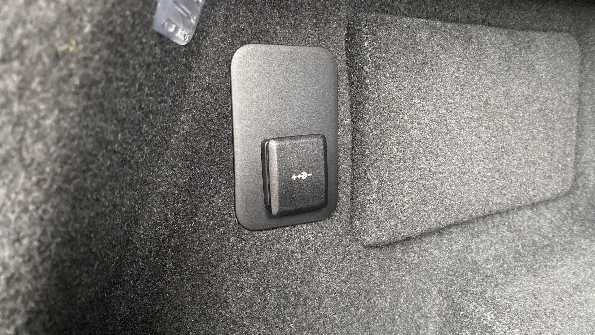 Land Rover Range Rover Evoque view 27