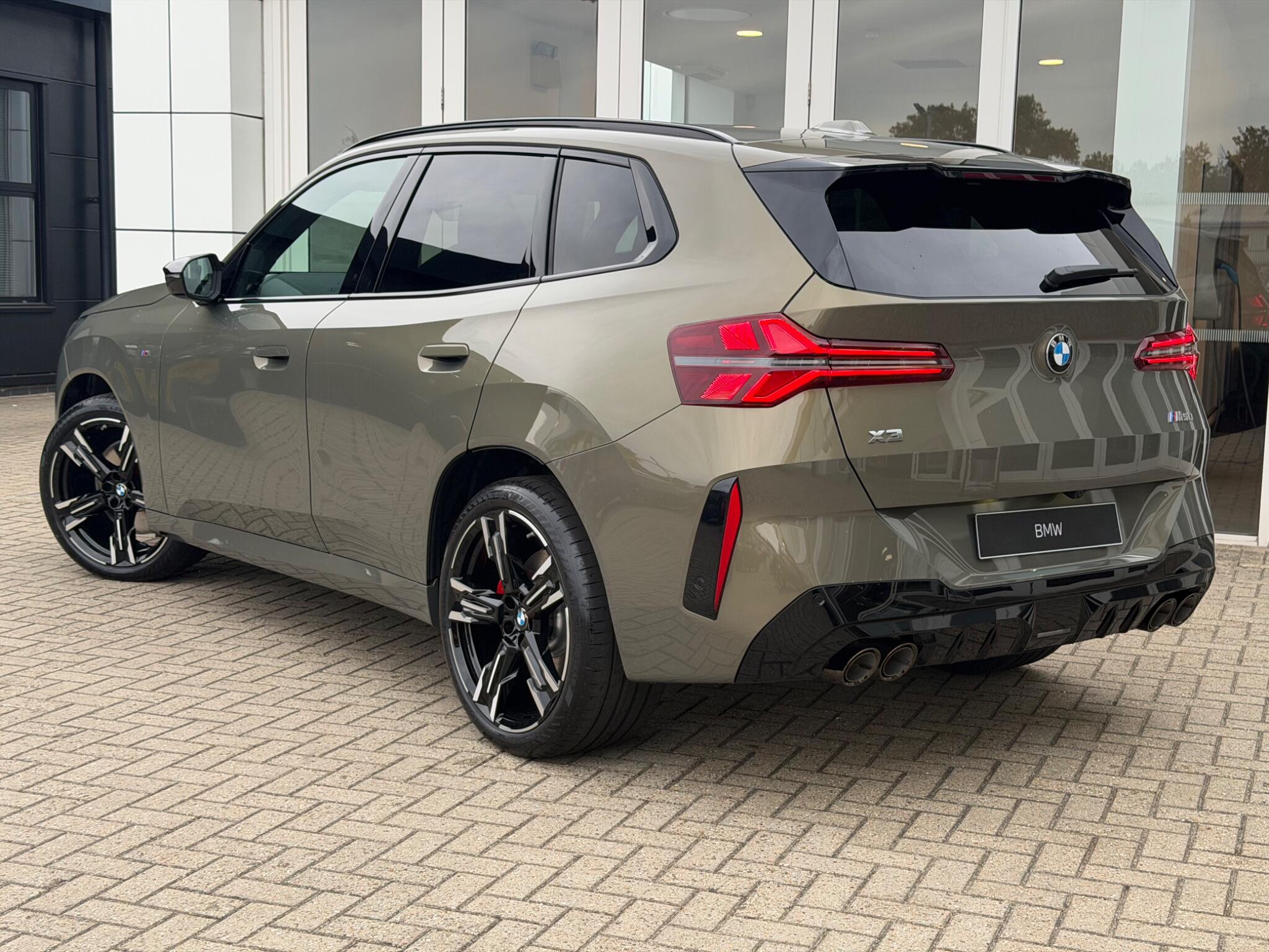 BMW X3 view 3