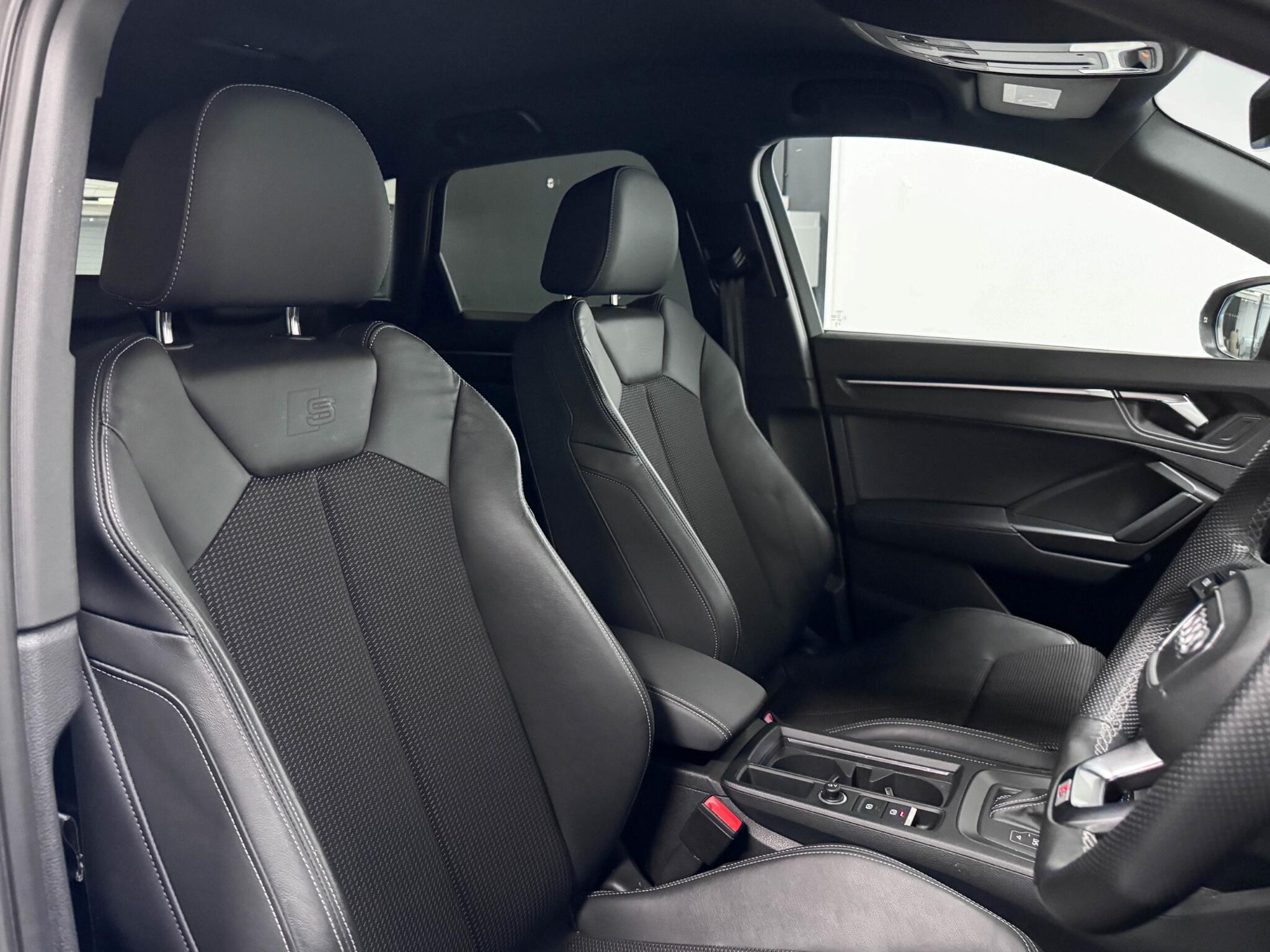 Audi Q3 view 27