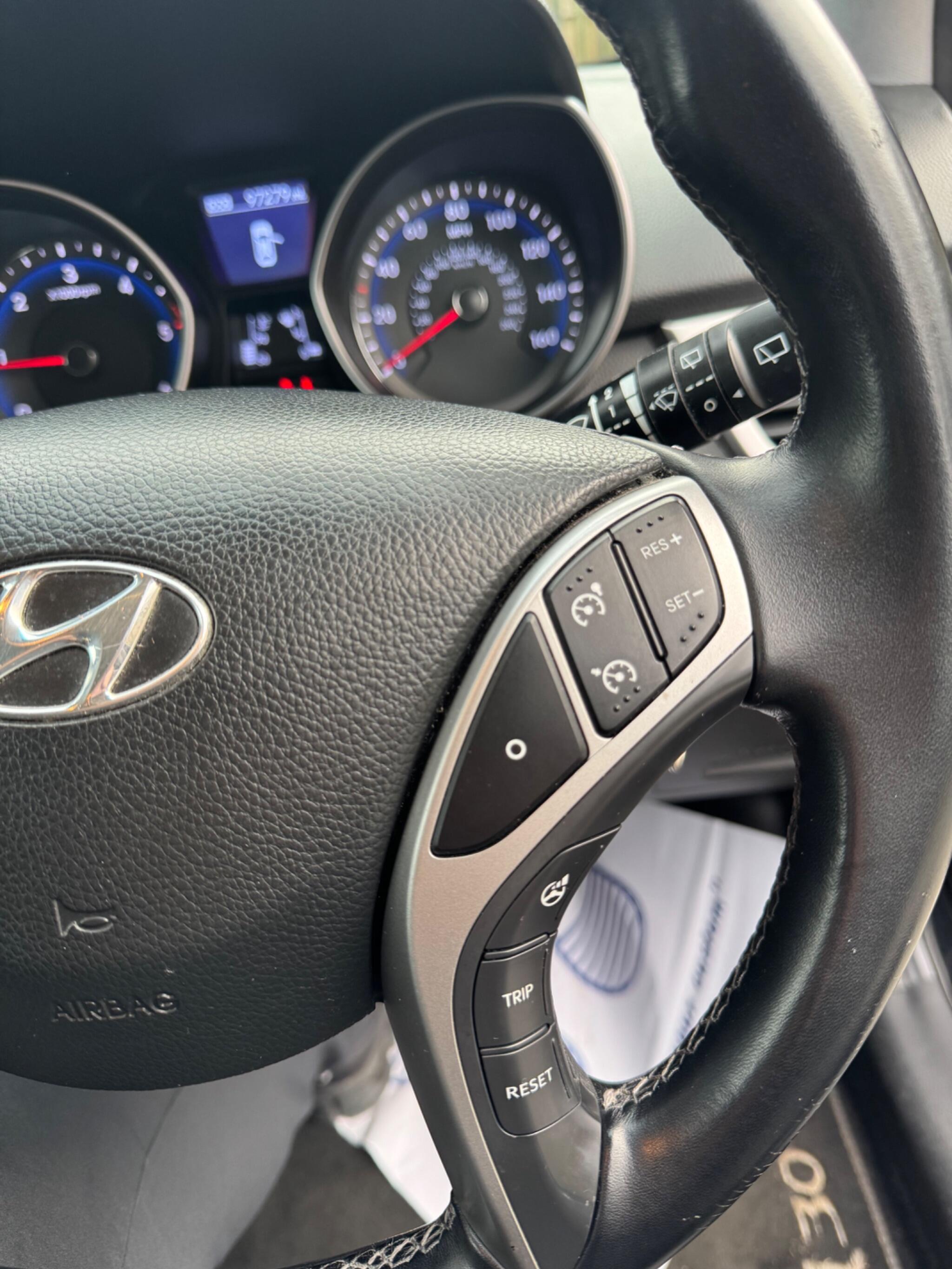 2016 Hyundai i30 1.6 CRDi Blue Drive SE Nav Euro 6 (s/s) 5dr image 52