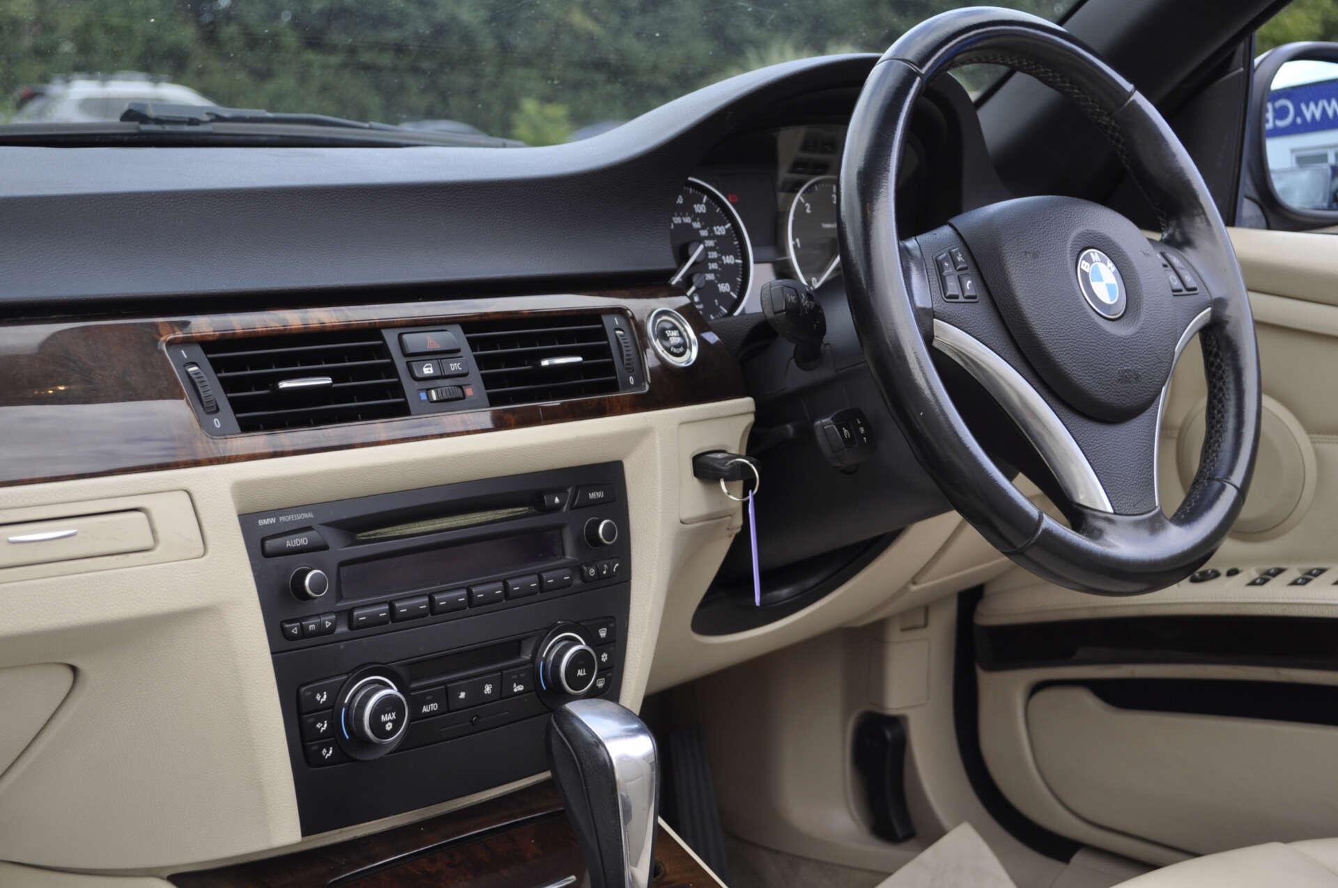 BMW 3 Series view 13