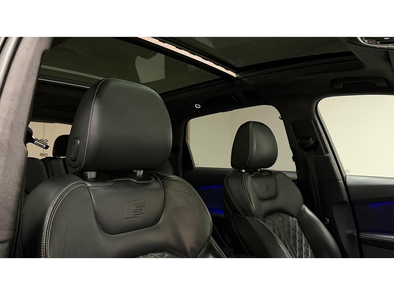 Audi Q7 view 15