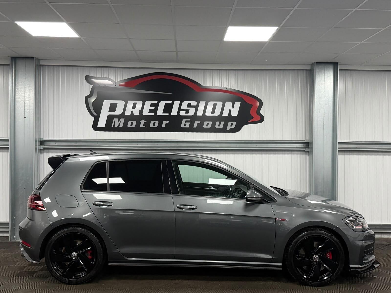 Volkswagen Golf view 3