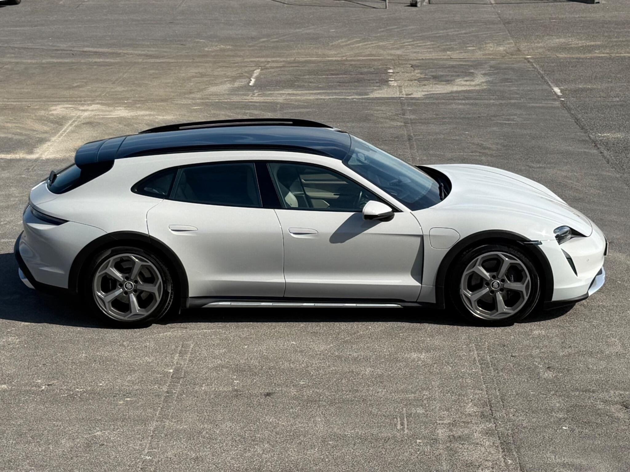 Porsche Taycan view 60