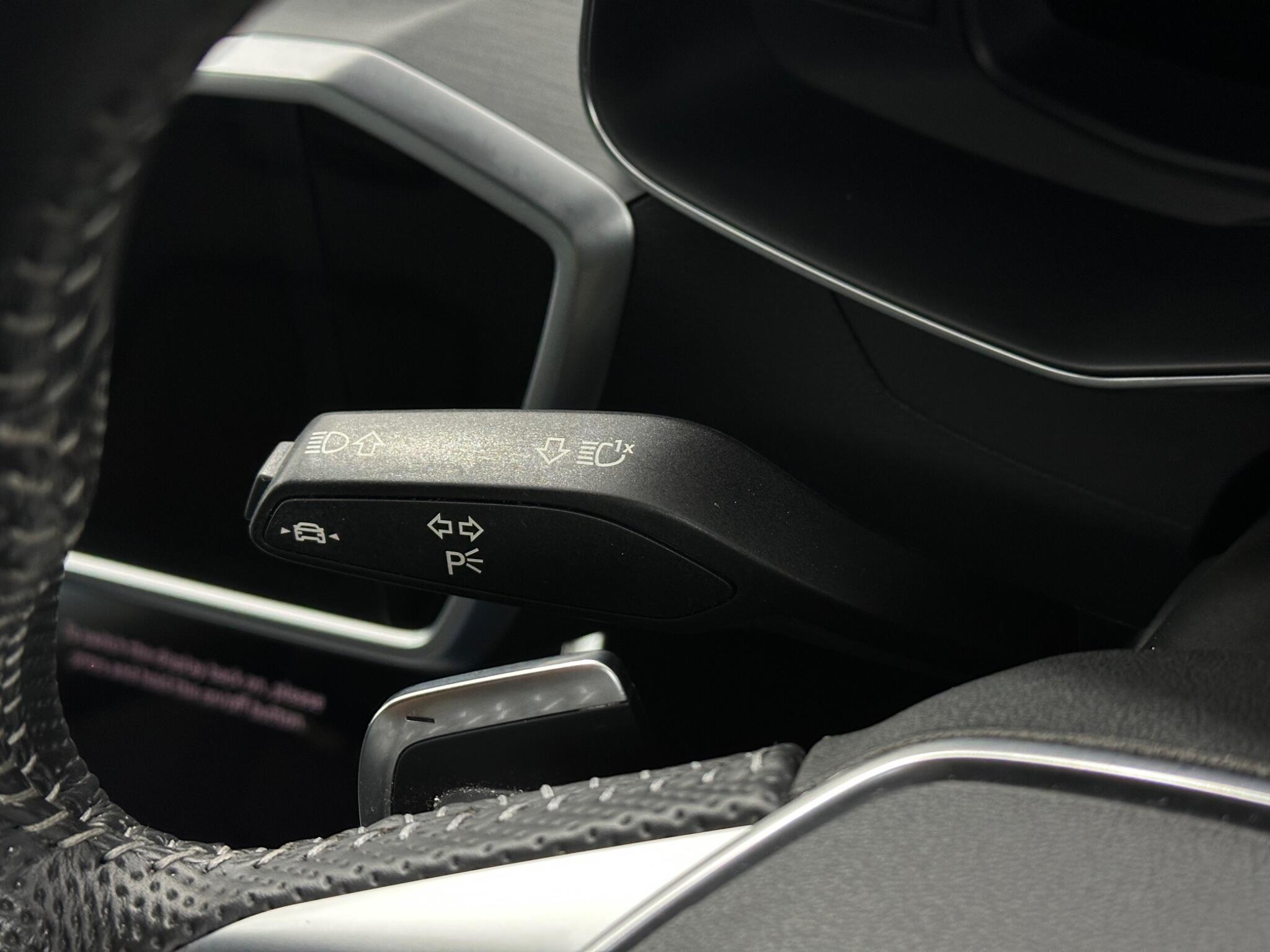 Audi A6 Saloon view 14