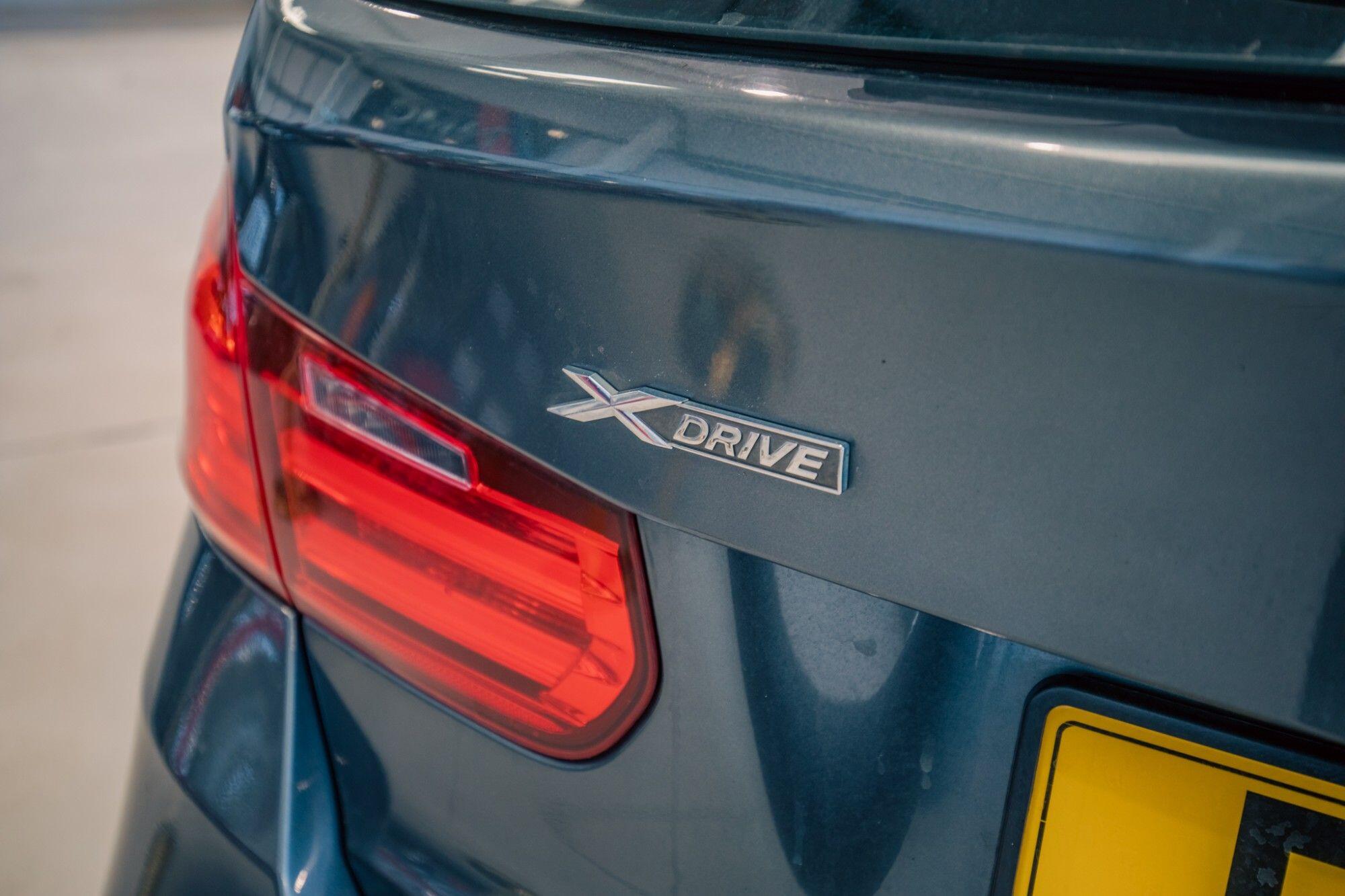 BMW 3 Series view 6