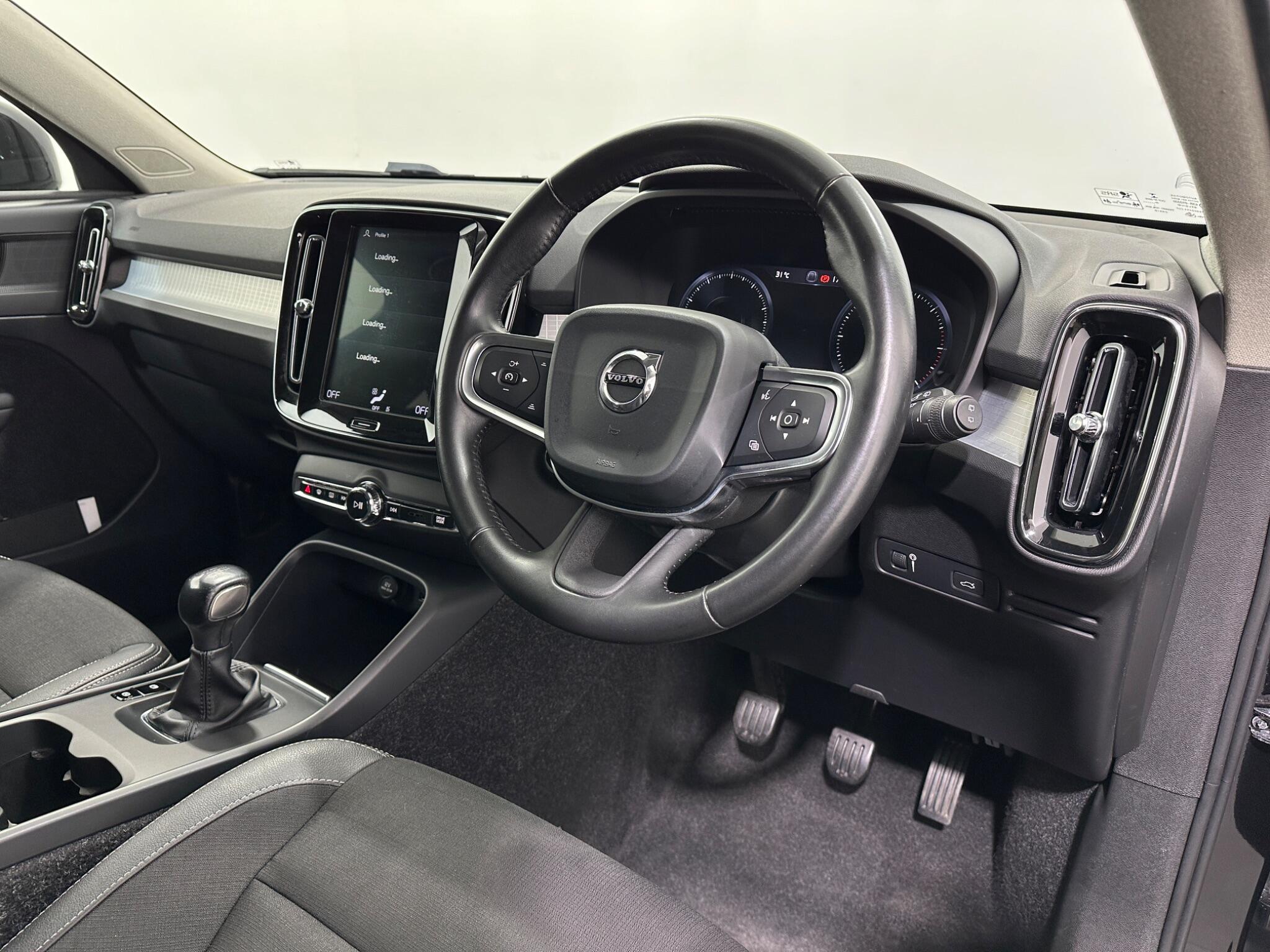 Volvo XC40 view 11