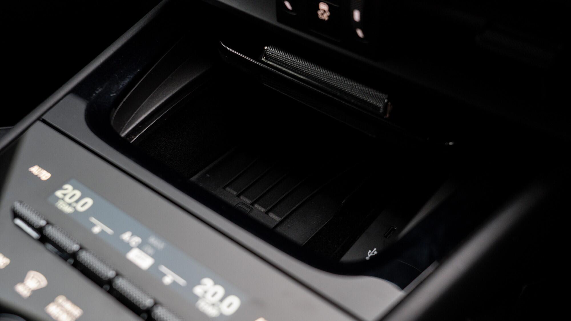 Porsche Cayenne view 57