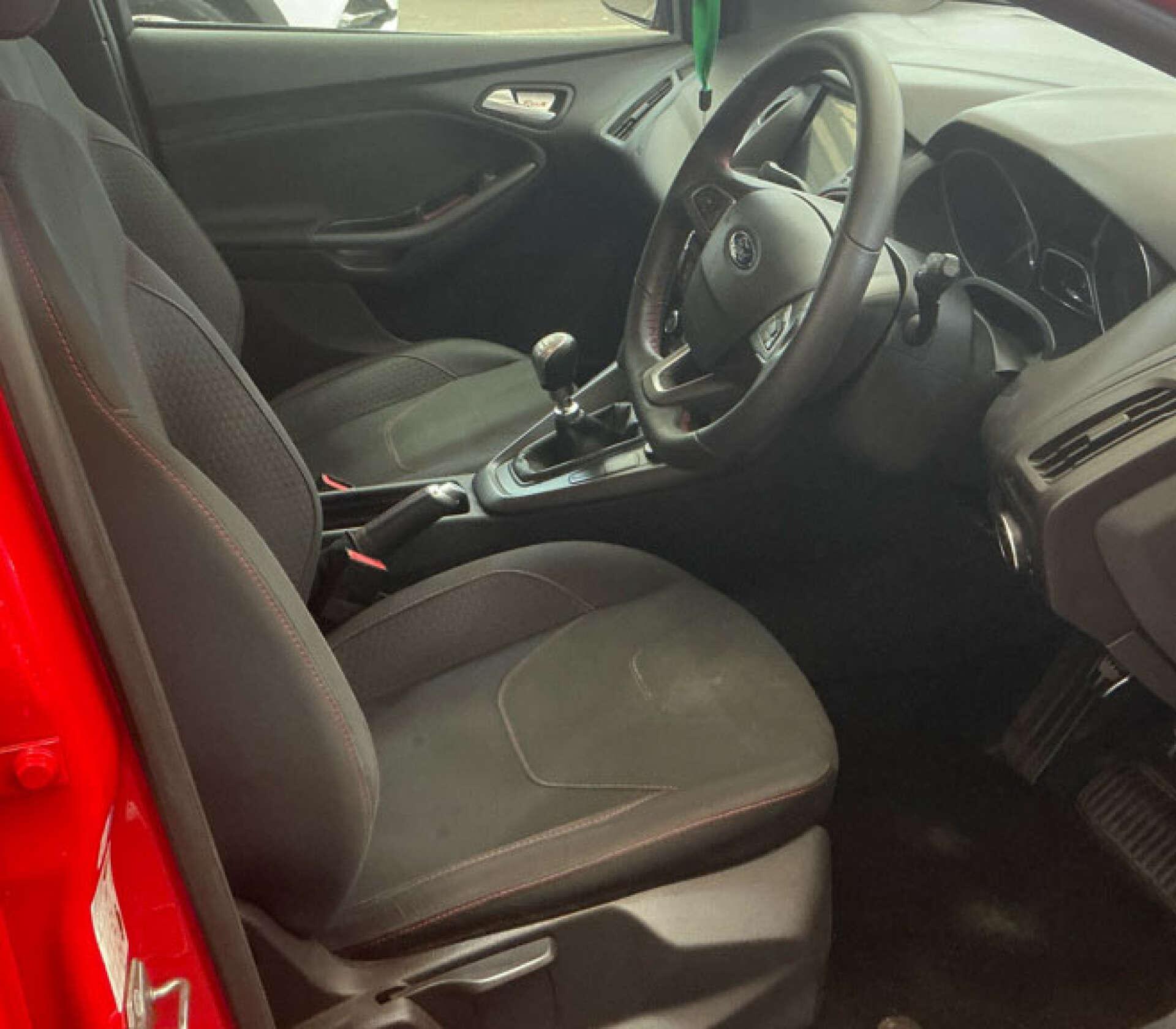 Ford Focus view 4