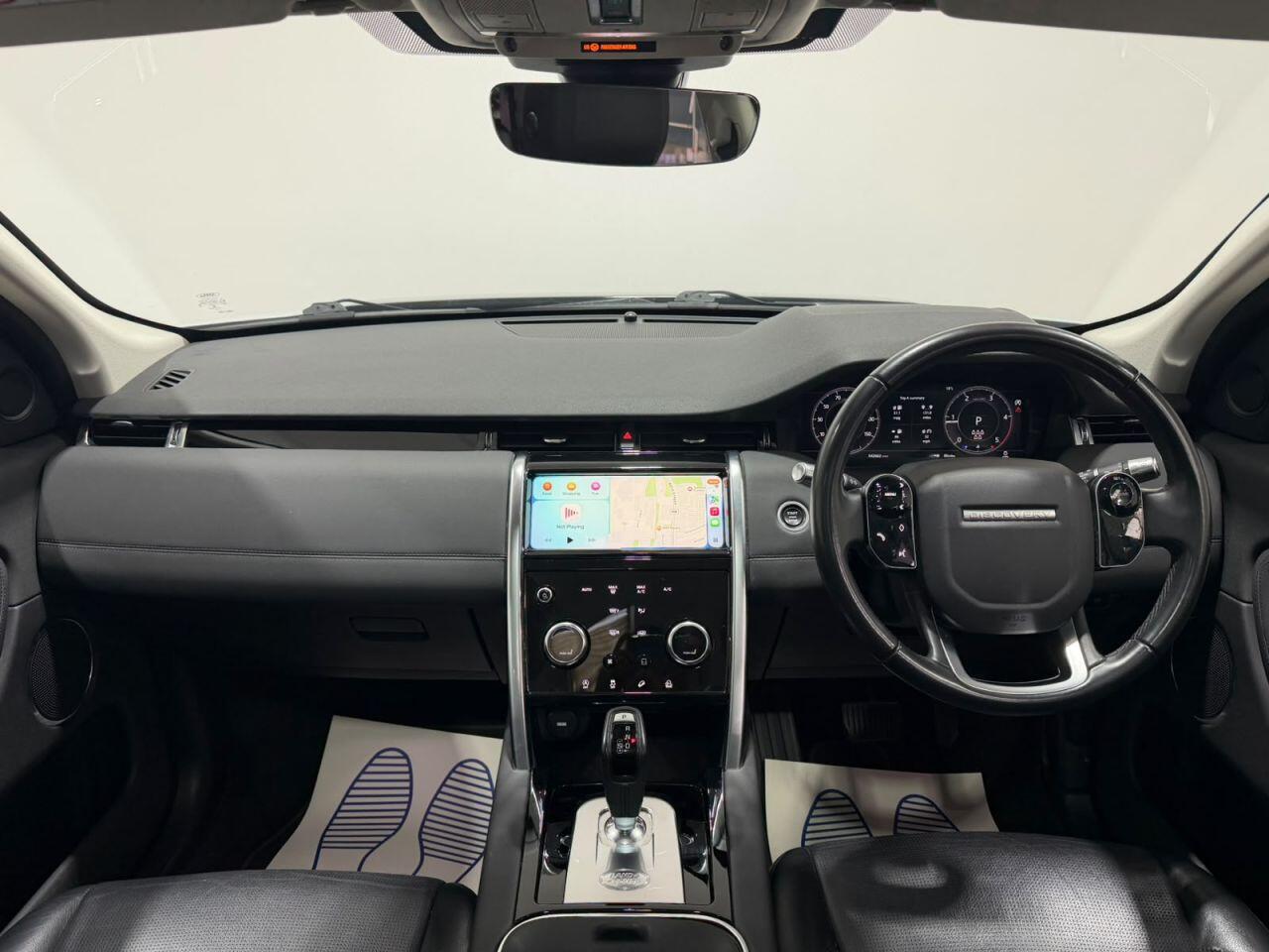 Land Rover Discovery Sport view 4