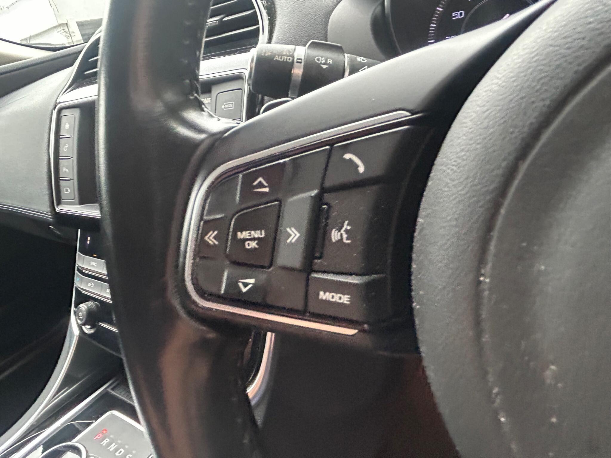 Jaguar Xe view 25
