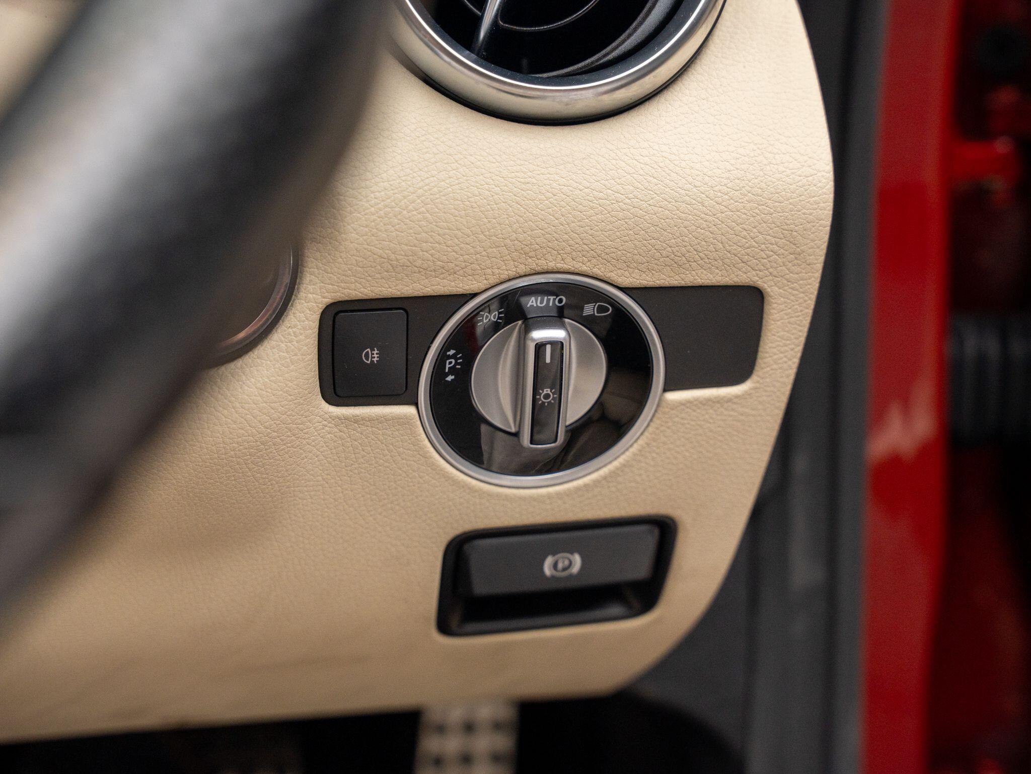 Mercedes-Benz SLK view 30