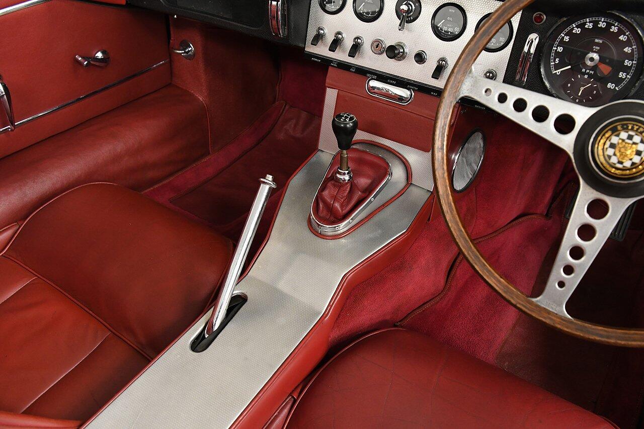Jaguar E-Type view 12