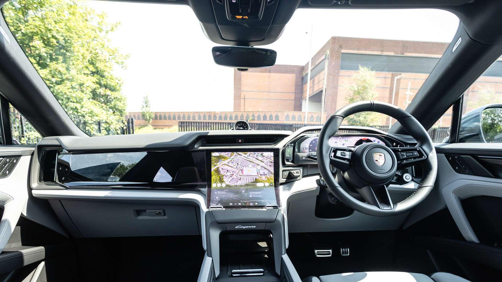 Porsche Cayenne view 15
