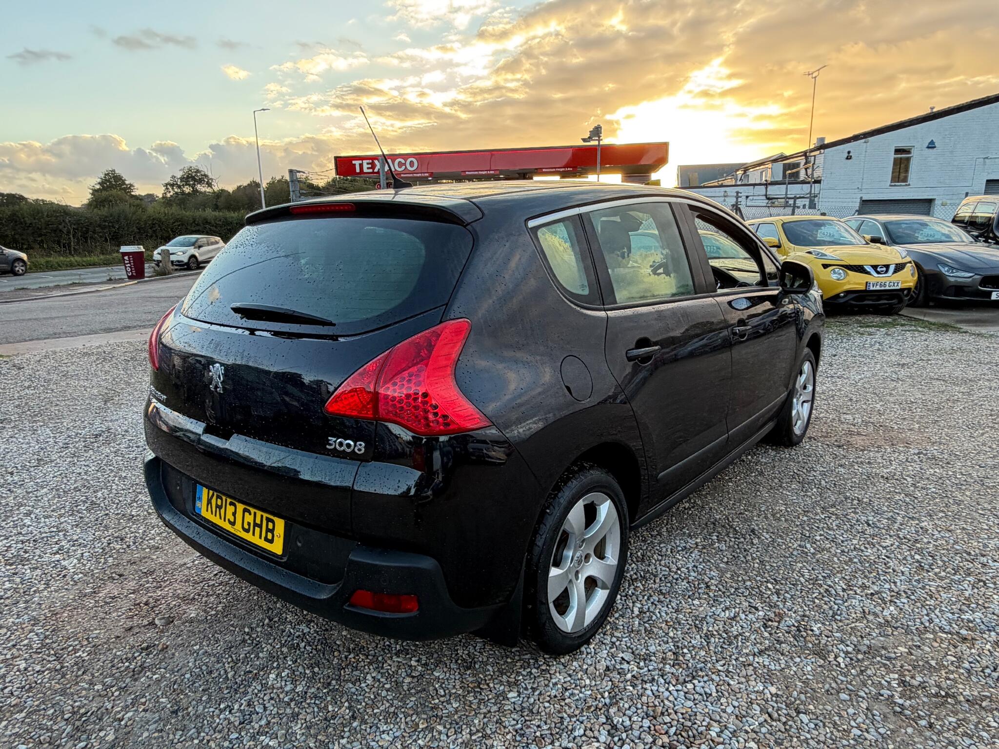 Peugeot 3008 view 9