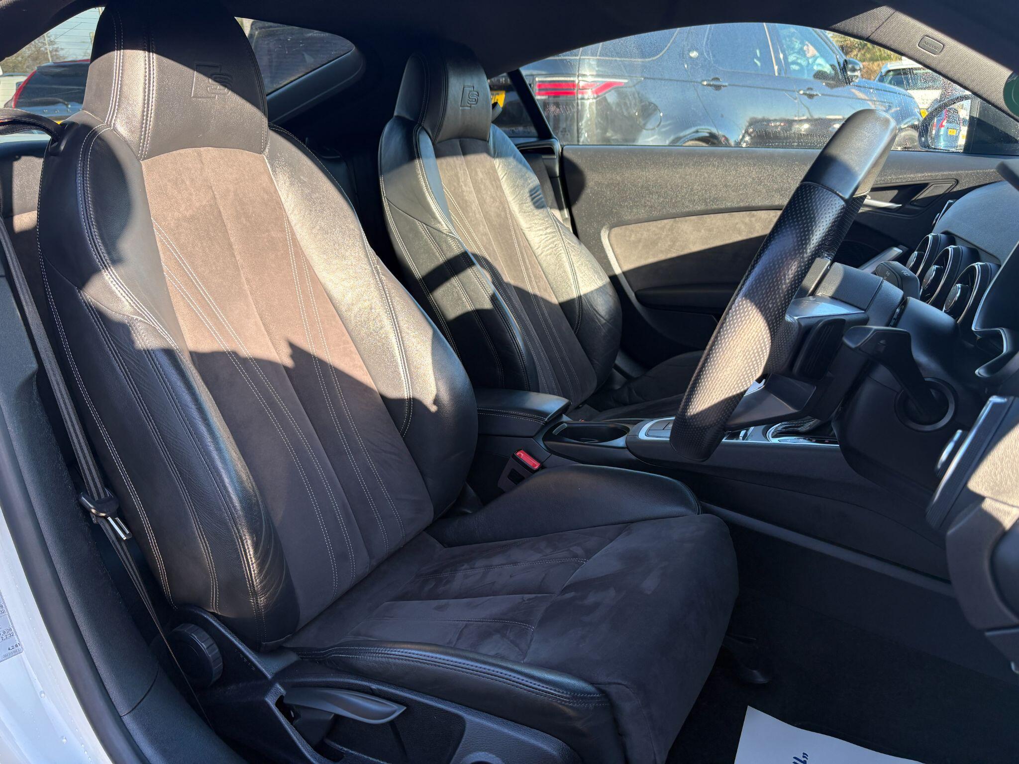 Audi TT view 21