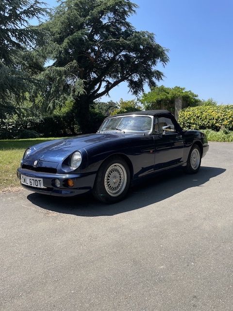 MG RV8