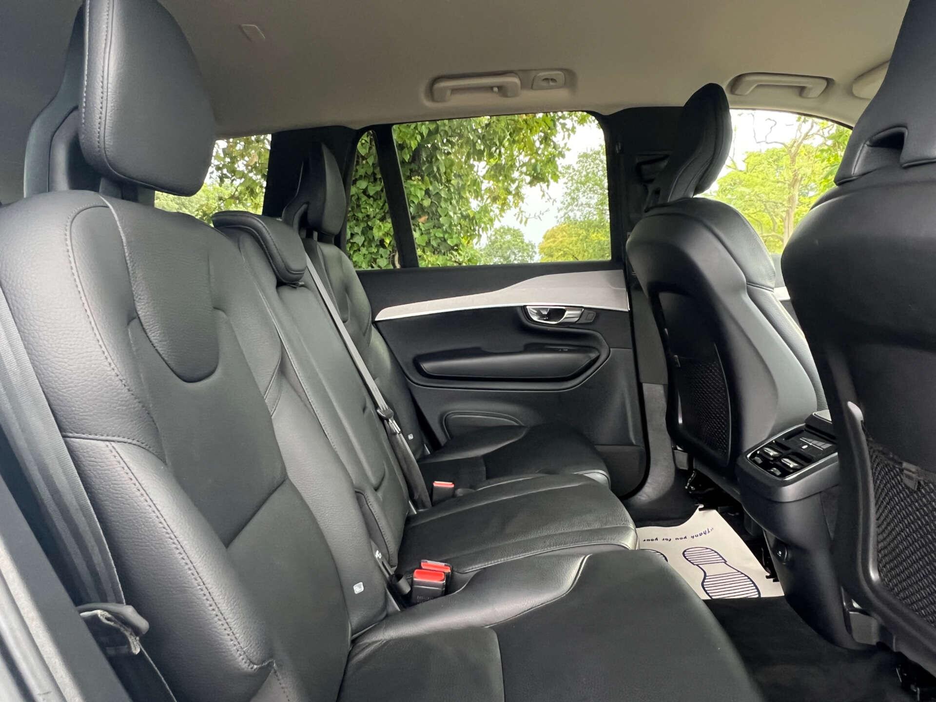 Volvo XC90 view 39