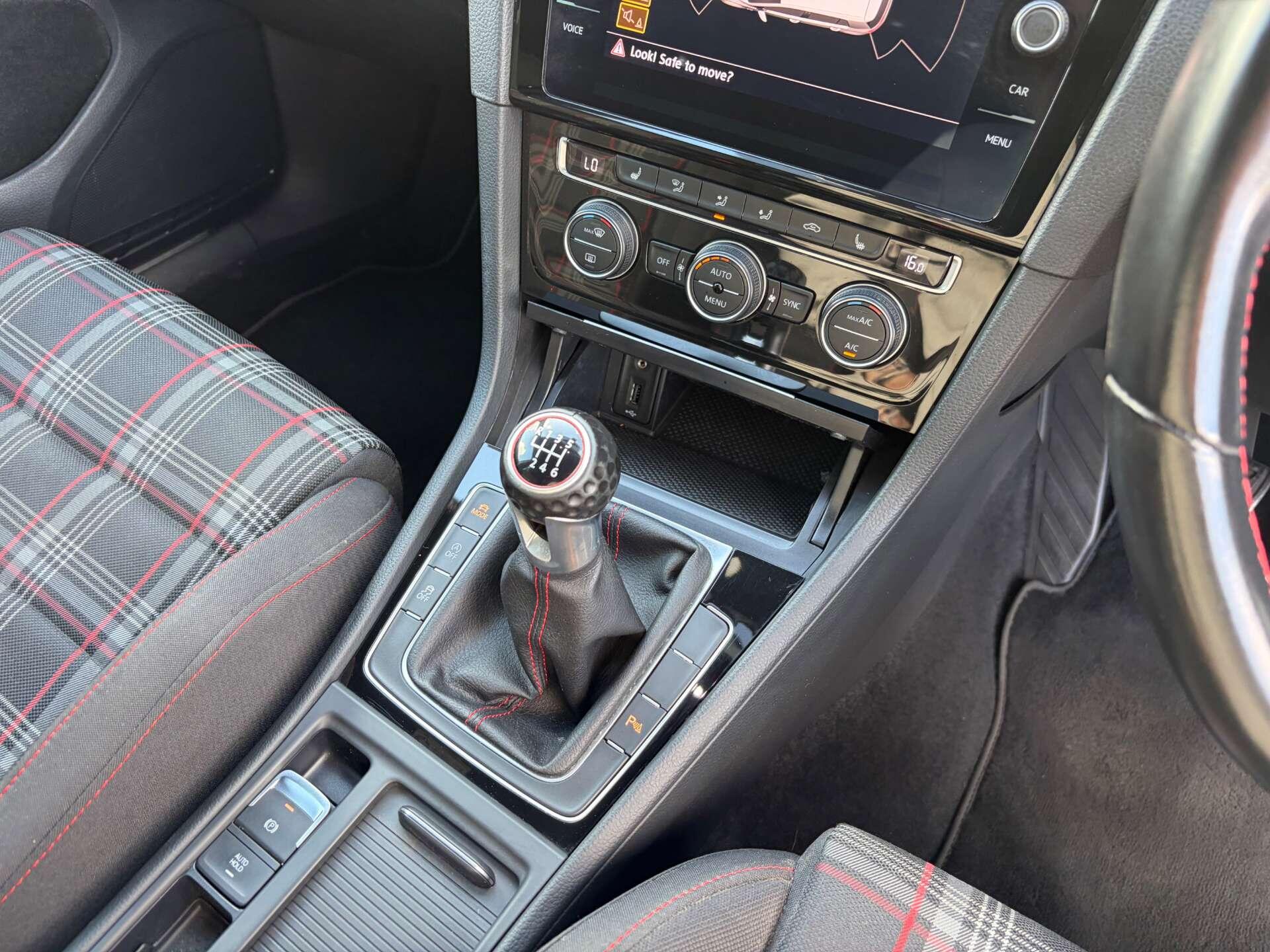 Volkswagen Golf view 41