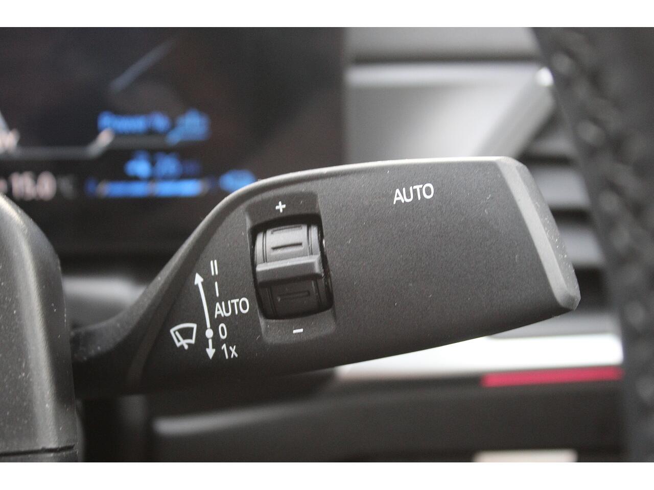 BMW 3 Series view 29
